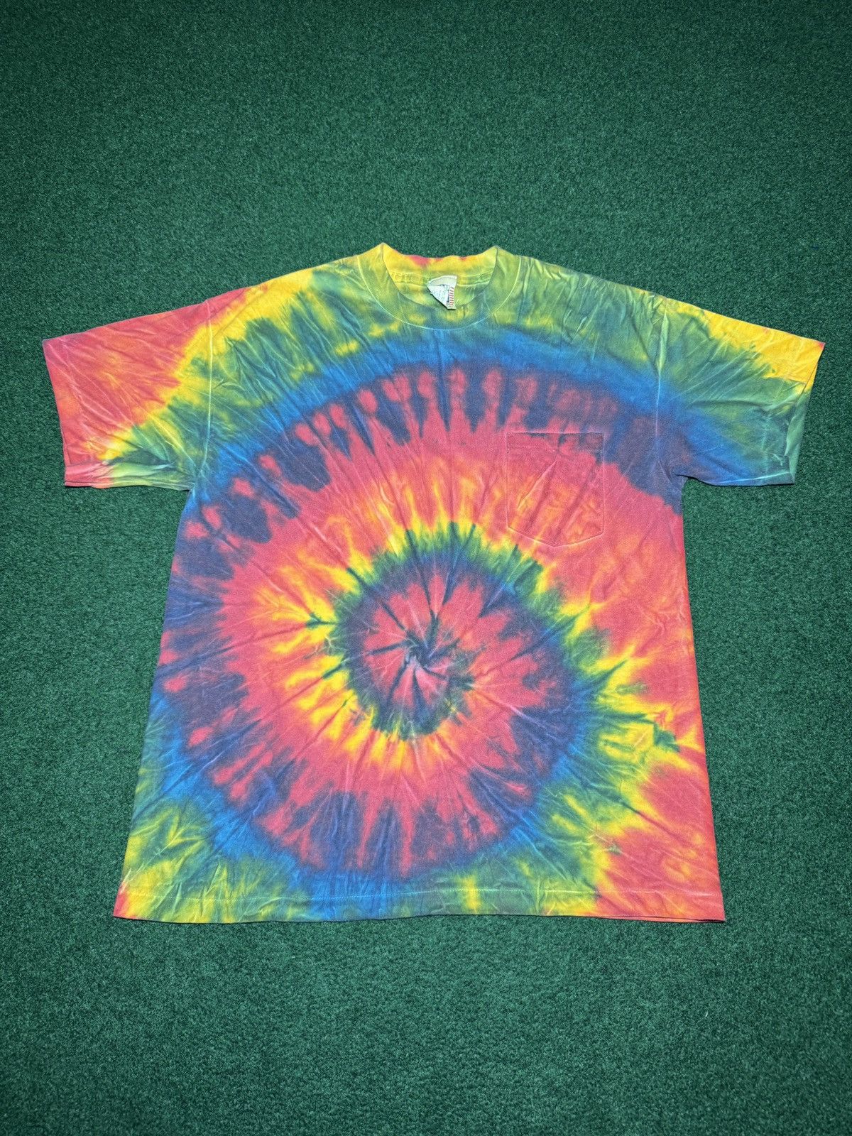 Vintage Vintage 90s Tie Dye Hippie Retro Spiral Lrg Pocket T Shirt Size US L / EU 52-54 / 3 - 1 Thumbnail