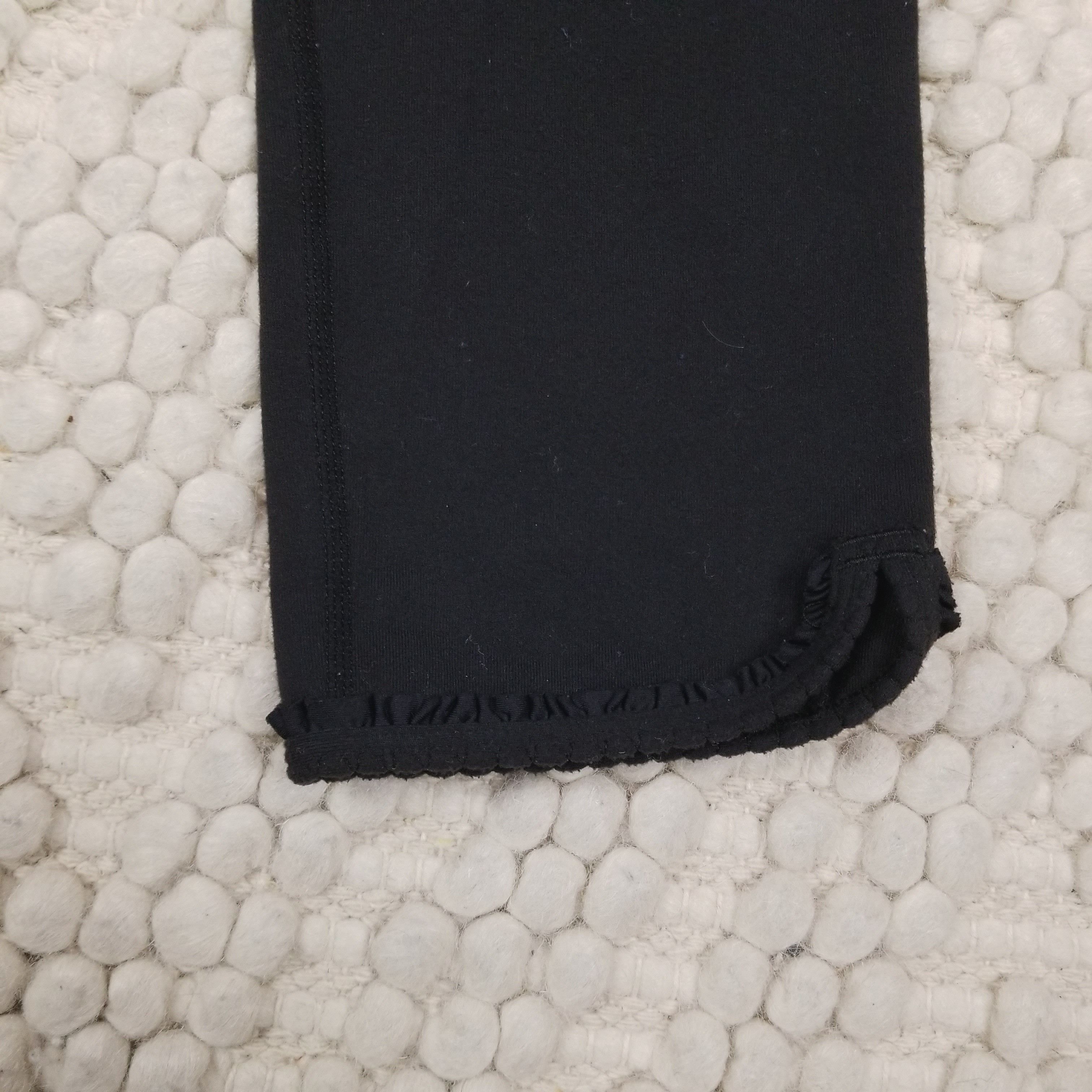 Lululemon Ruffle Crop Leggings Size 30" / US 8 / IT 44 - 5 Thumbnail