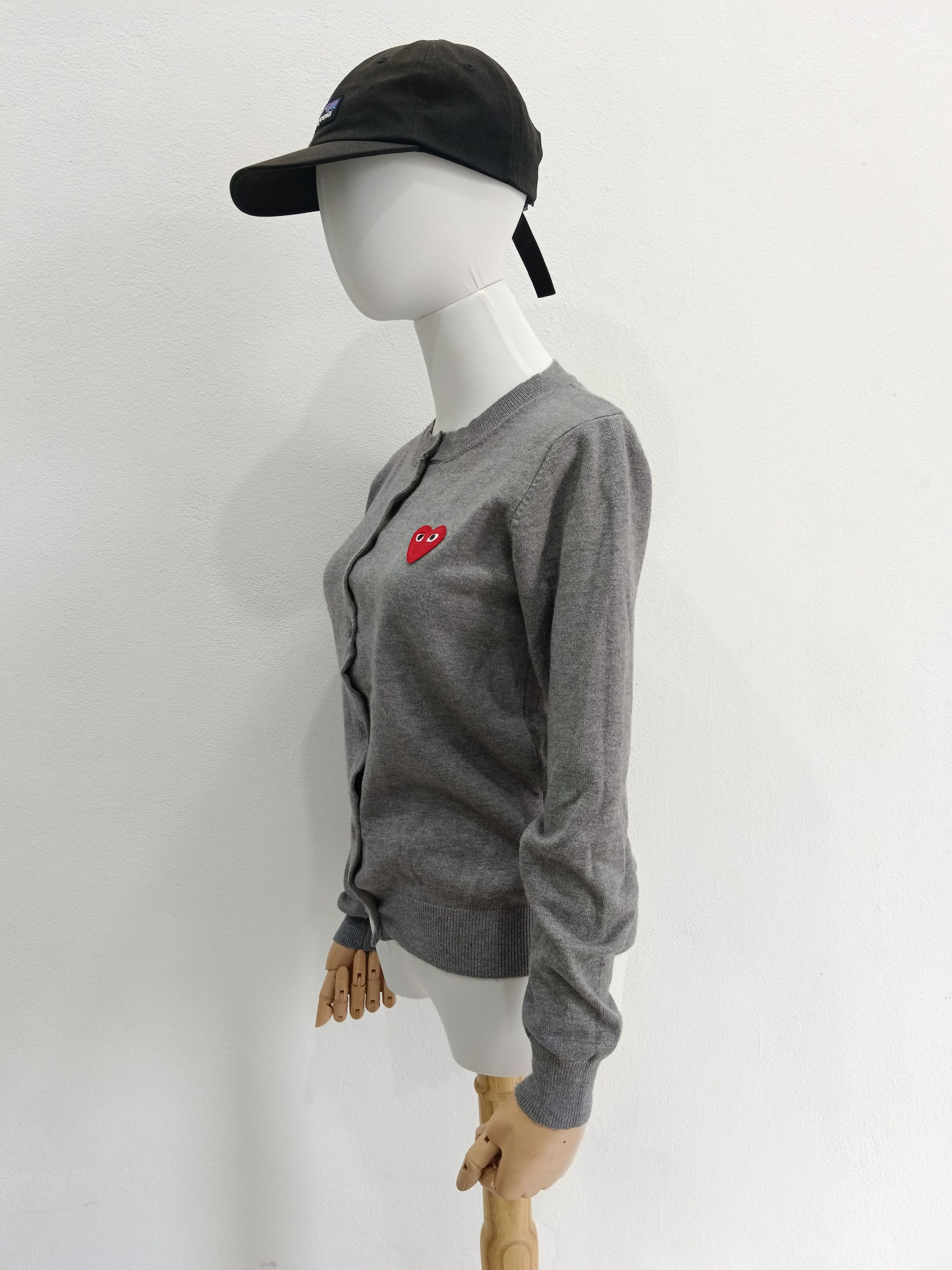 Comme des Garcons CDG PLAY CARDIGAN Size M / US 6-8 / IT 42-44 - 3 Thumbnail