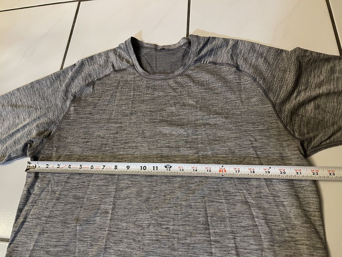 Lululemon Lululemon T Shirt Mens XL Gray Gym Workout Active Size US XL / EU 56 / 4 - 6 Thumbnail
