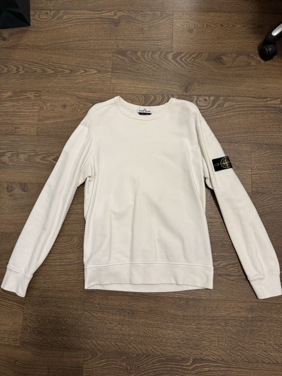 Stone Island Stone Island White Arm Badge Sweatshirt Size US L / EU 52-54 / 3 - 1 Thumbnail