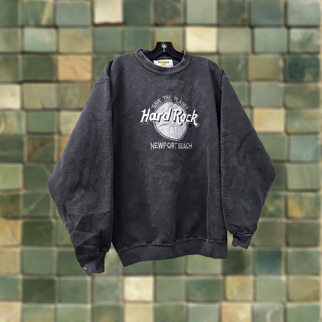 Hard Rock Cafe Newport Beach Vintage Hard Rock Cafe Embroidered Medium Black Crewneck SweaterMan Womens Boys Girls Size US M / EU 48-50 / 2 - 1 Thumbnail