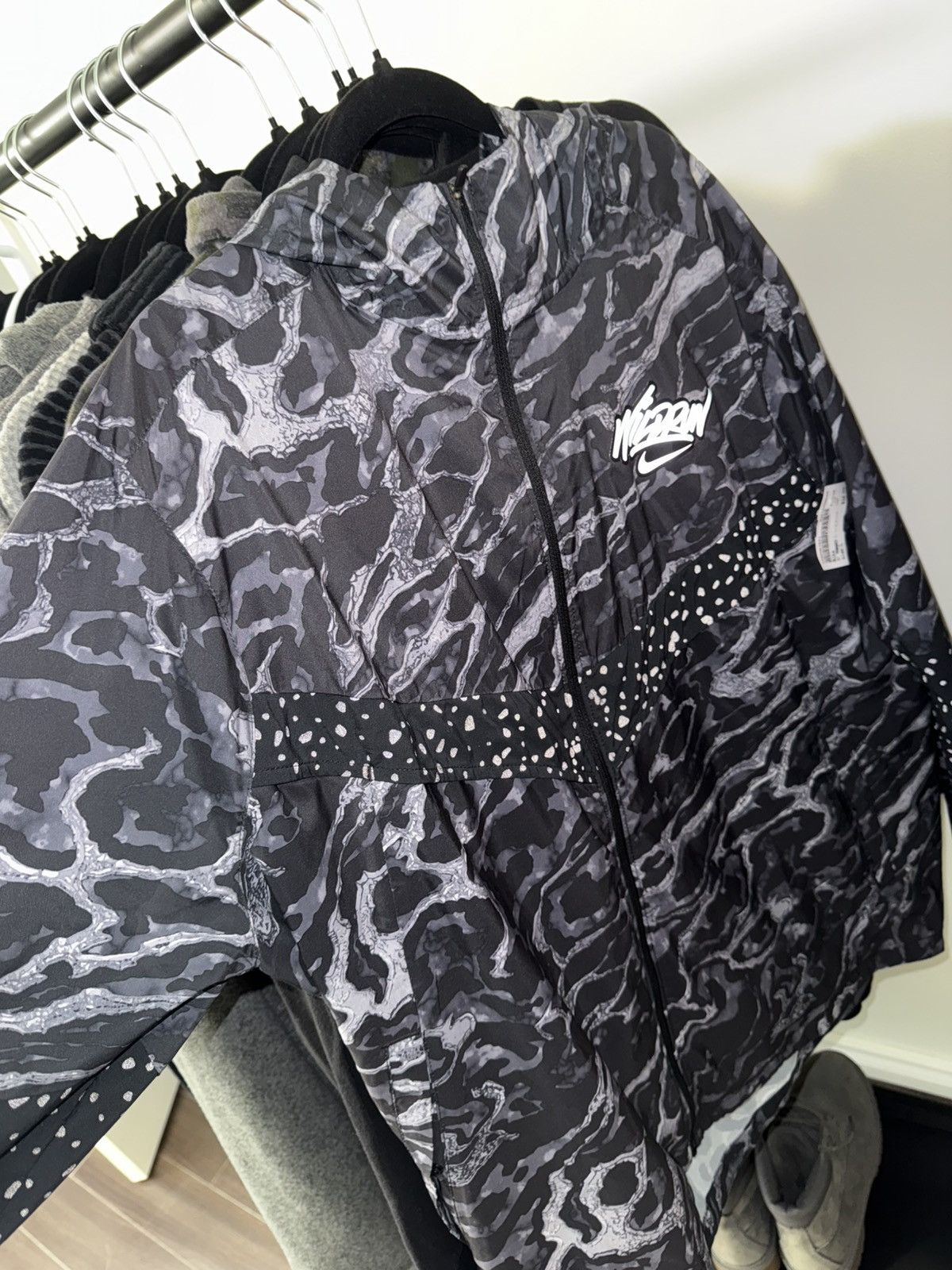 Nike Nike 3M Reflective “Wildrun” Windbreaker (L) Size US L / EU 52-54 / 3 - 1 Thumbnail
