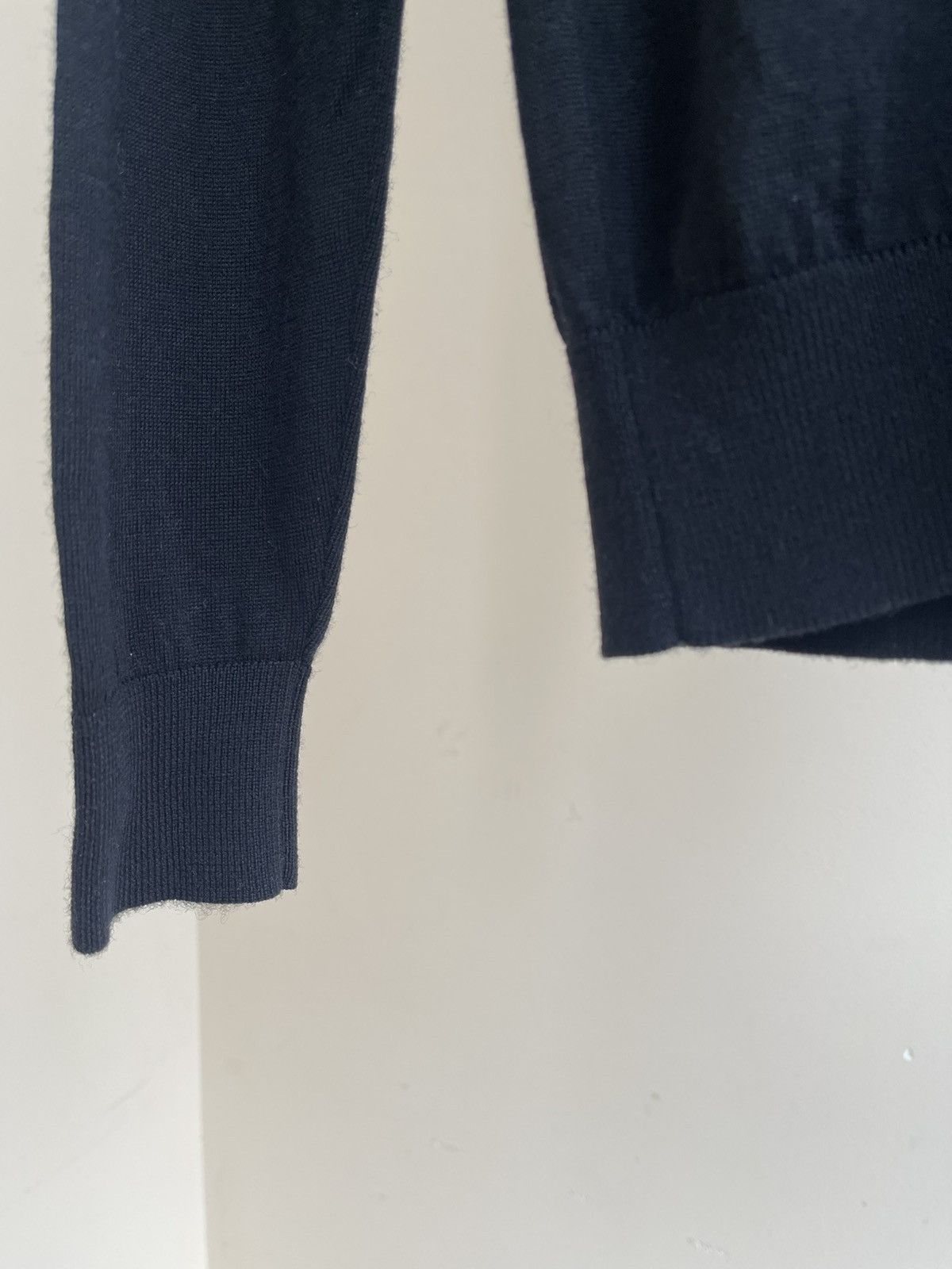 Uniqlo Uniqlo V-Neck Wool Lightweight Knit Pullover Jumper Sweater Size US XS / EU 42 / 0 - 4 Thumbnail