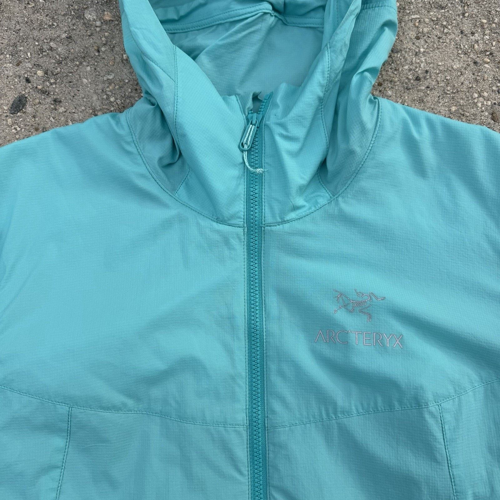 Arc'teryx Arcteryx Blue Tenquille Hooded Jacket Sz S Women Windbreaker Size US S / EU 44-46 / 1 - 2 Thumbnail