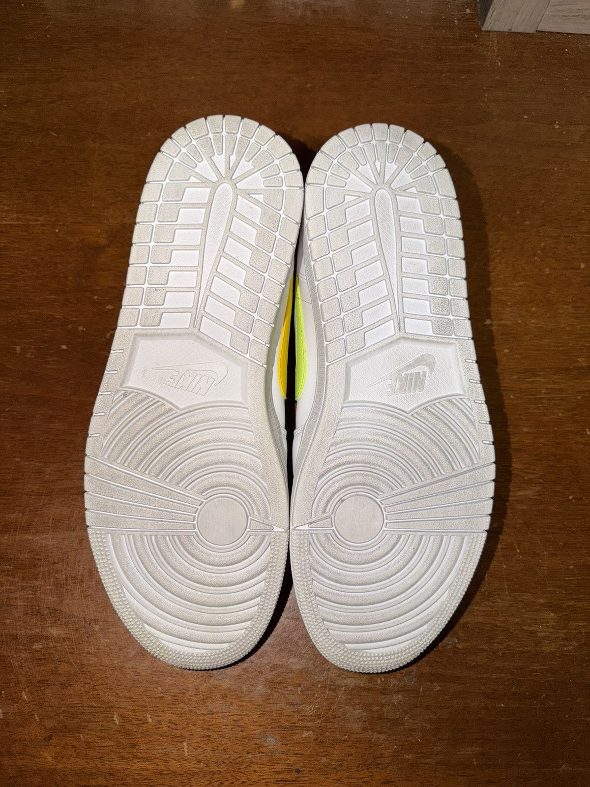 Nike Air Jordan 1 Low White Multi-Color size 13 Size US 13 / EU 46 - 4 Thumbnail