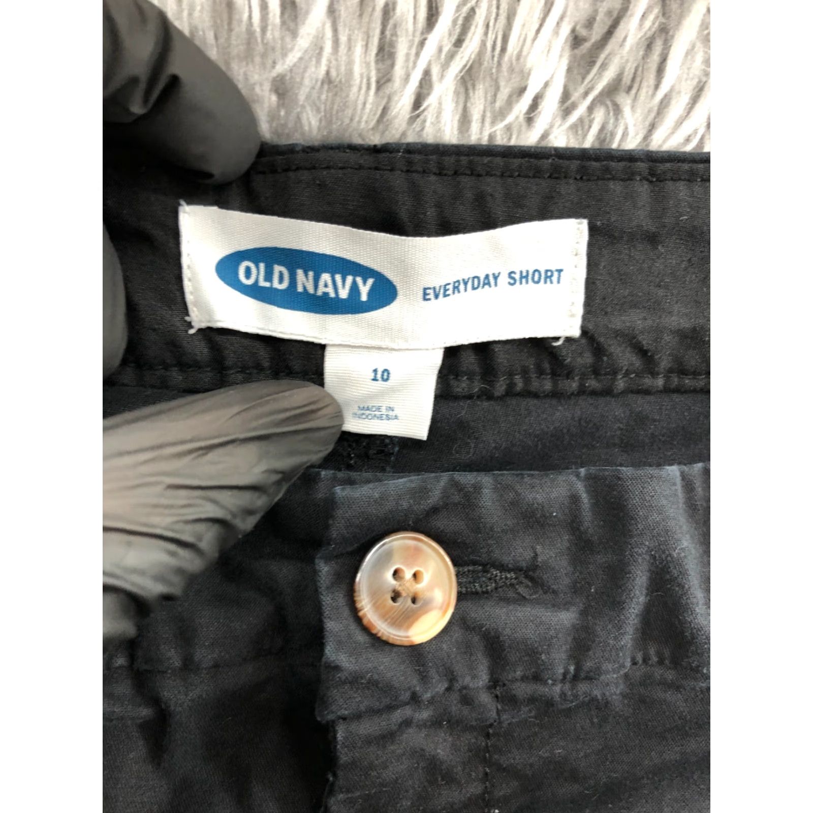 Old Navy Old Navy Everyday Shorts Womens Mid Rise Size 10 Dark Wash Black Size 32" / US 10 / IT 46 - 6 Thumbnail