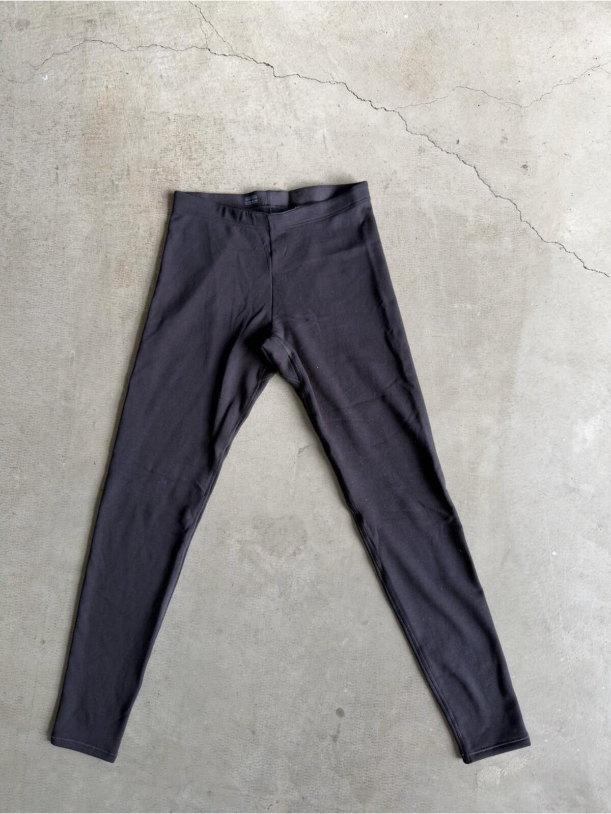 Uniqlo Uniqlo / Heattech Ultra Warm Leggings / Black Size 28" / US 6 / IT 42 - 1 Thumbnail