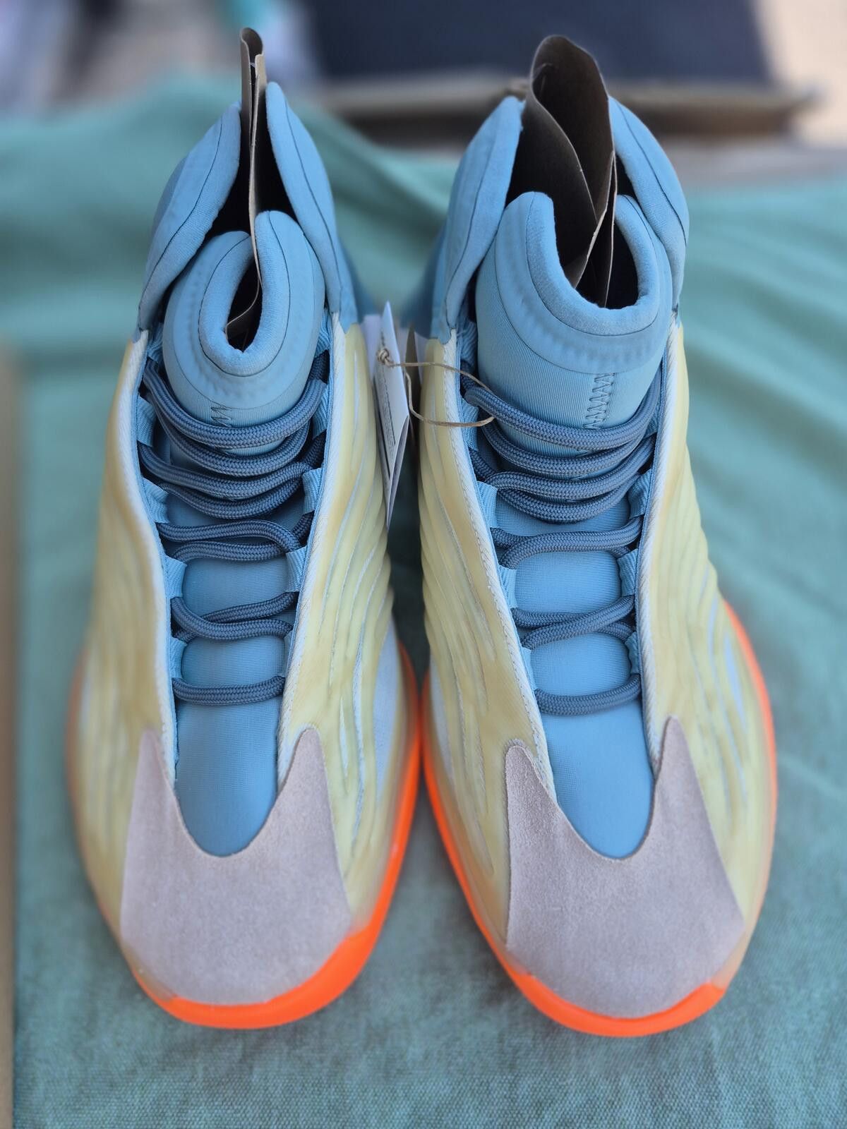 Yeezy Adidas YZY QNTM Hi Res Coral Orange Boost Style Mens Sz 10.5 Size US 10.5 / EU 43-44 - 2 Thumbnail