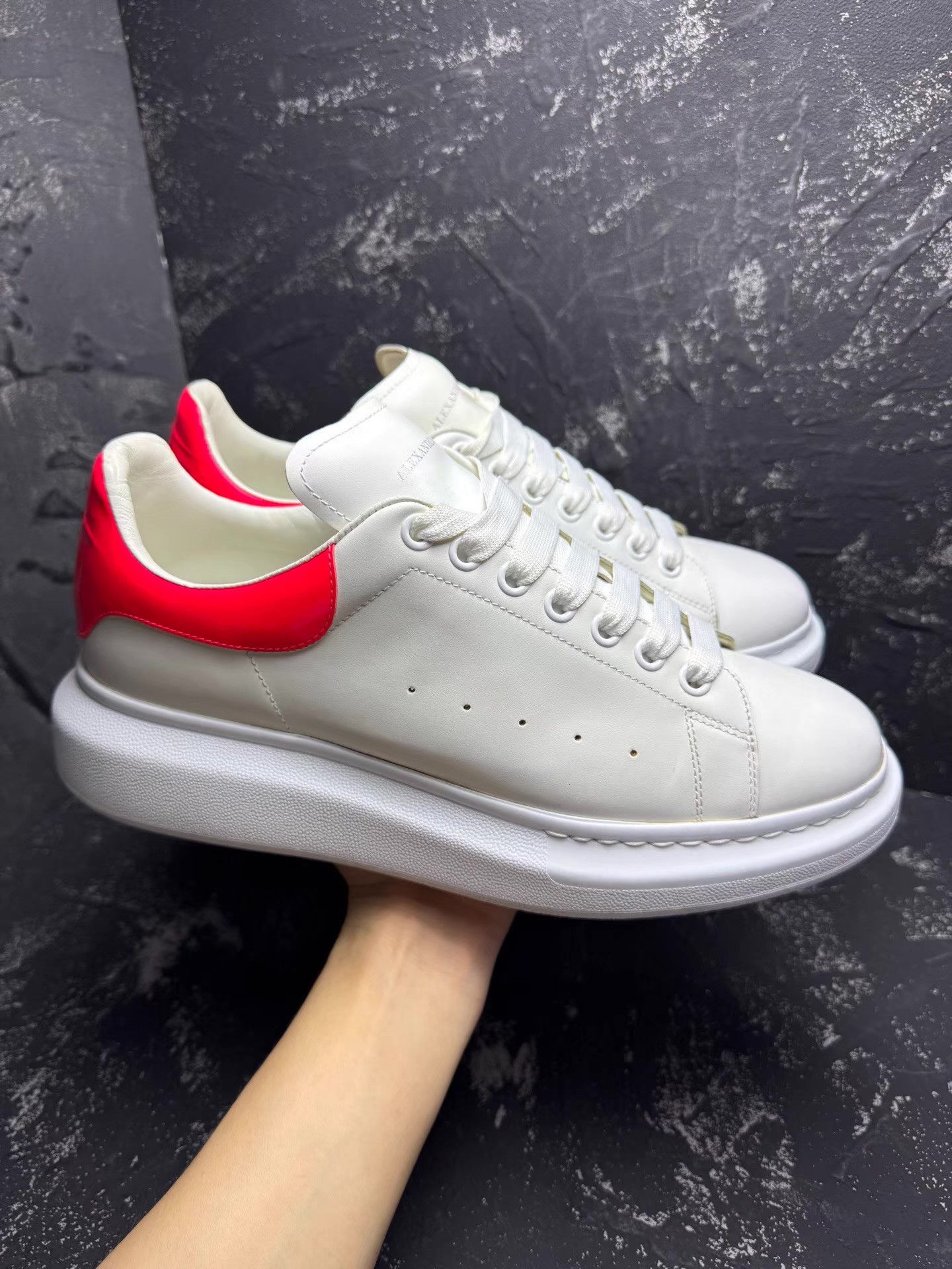 Alexander McQueen Alexander McQueen White Sneakers with Pink Heel Tab Q10 Size US 10 / EU 43 - 3 Thumbnail