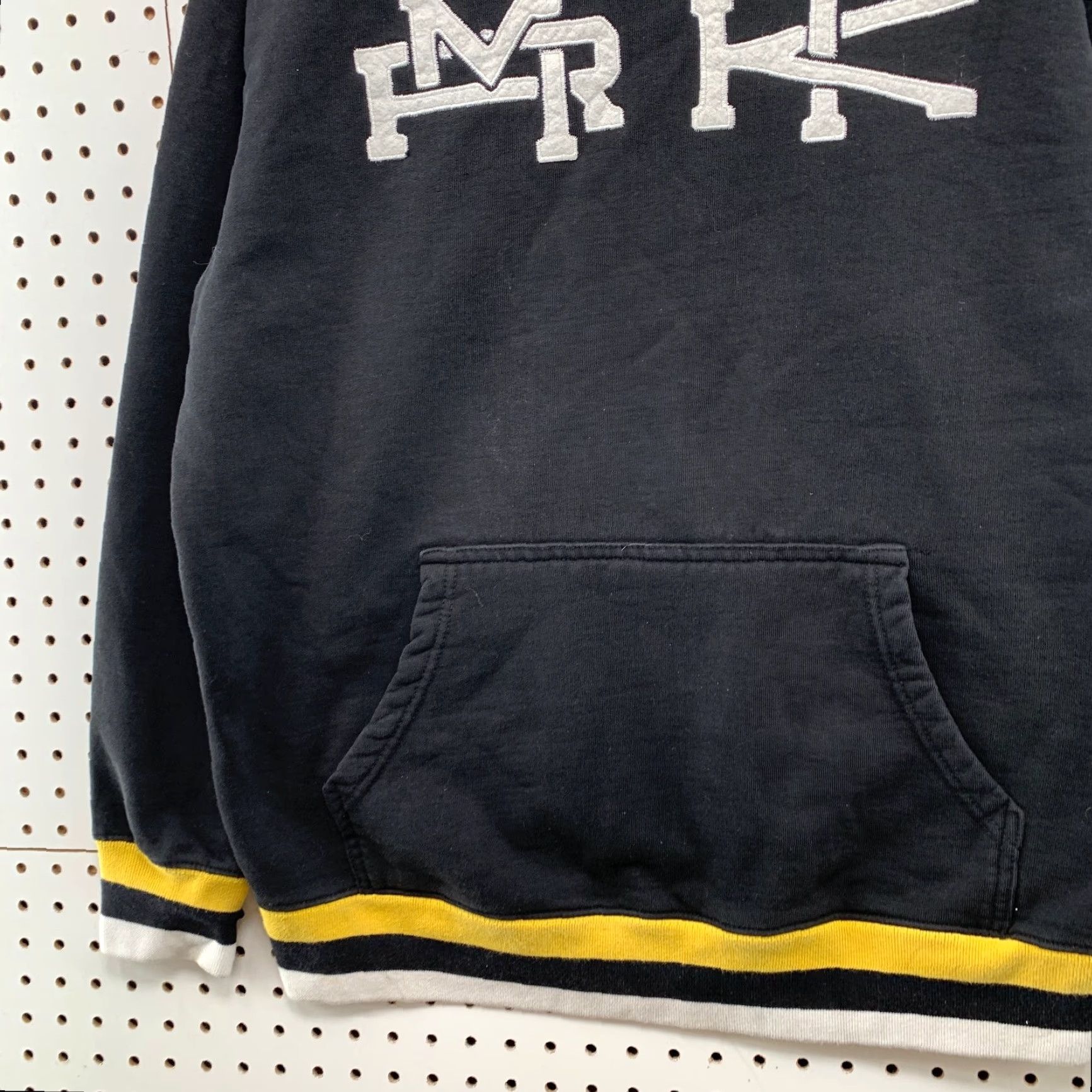 Market Chinatown Market Hoodie Sweatshirt Mens Large Black Yellow Stacked Embroidered Size US L / EU 52-54 / 3 - 5 Thumbnail