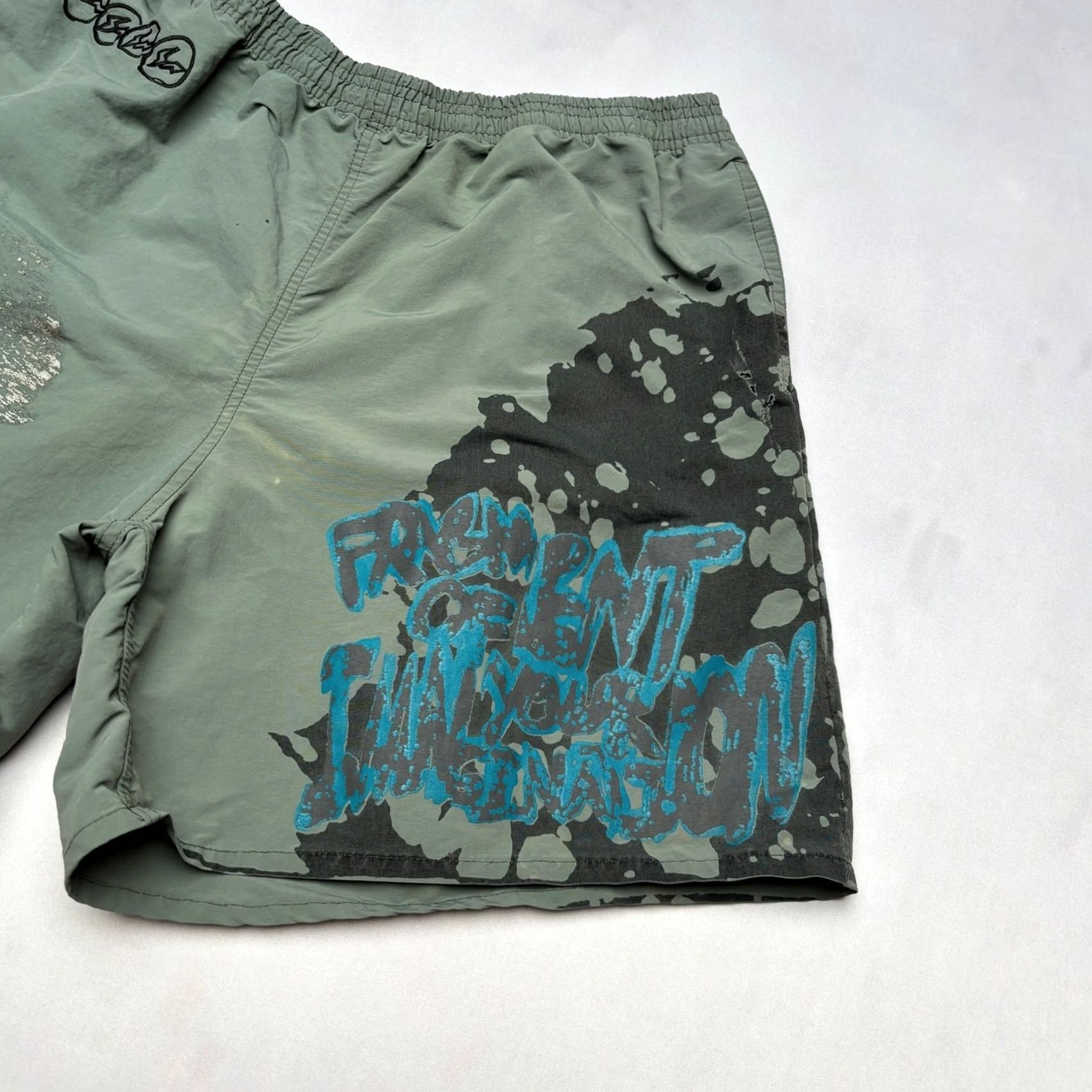 Travis Scott Travis Scott Cactus Jack Shorts Men's 2XL Multicolor Size US 39 - 2 Thumbnail
