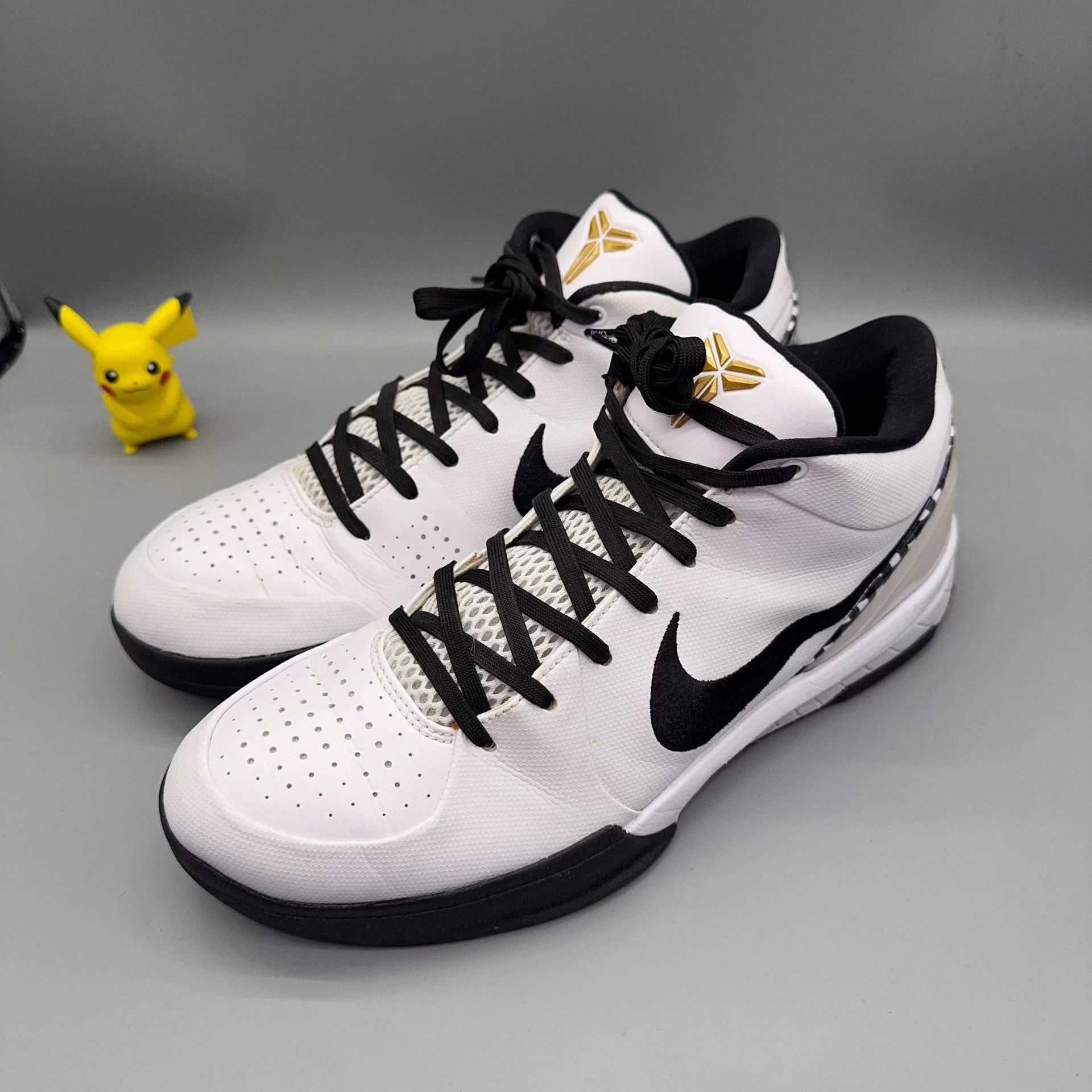 Nike Nike Kobe 4 Gigi White Black 44.5 (Slight Wear) Size US 11.5 / EU 44-45 - 1 Thumbnail