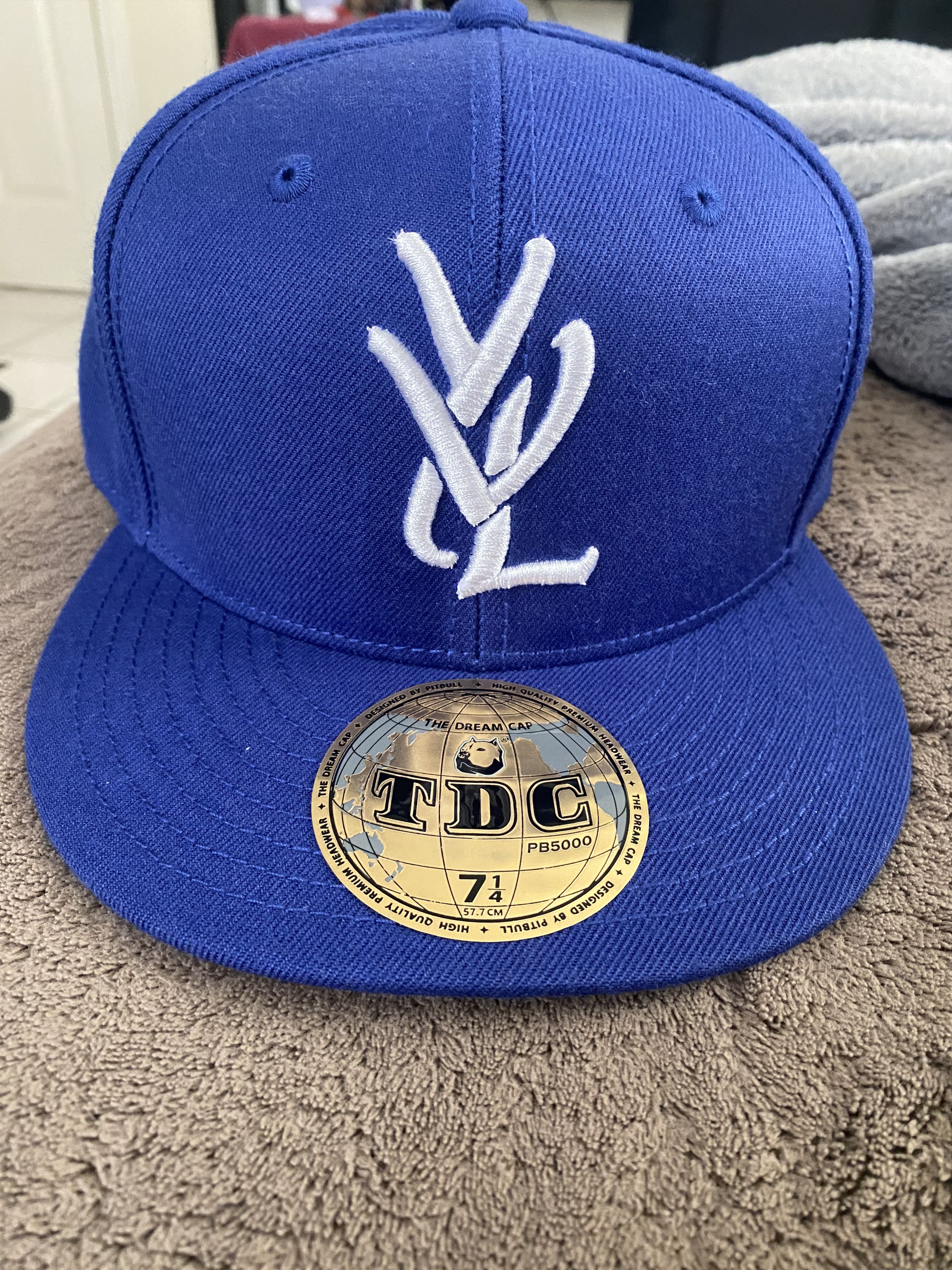 帽子 Playboi Carti YVL HAT WHITE ON NAVY Playboi Carti YVL Cap White/Black Men's - SS25 - US