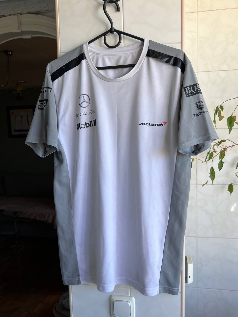 Hugo Boss Vintage Hugo Boss Mclaren Mercedes Benz T-shirt racing retro Size US M / EU 48-50 / 2 - 2 Thumbnail