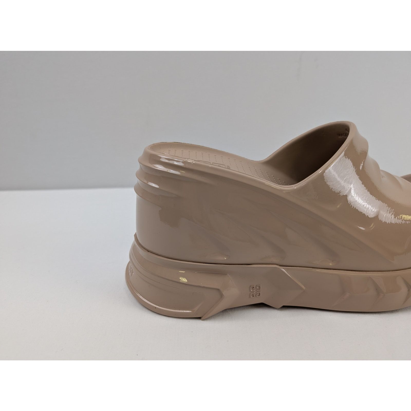 Givenchy o1rshd1 Women's Marshmallow Sandals in Nude Size US 10 / IT 40 - 4 Thumbnail