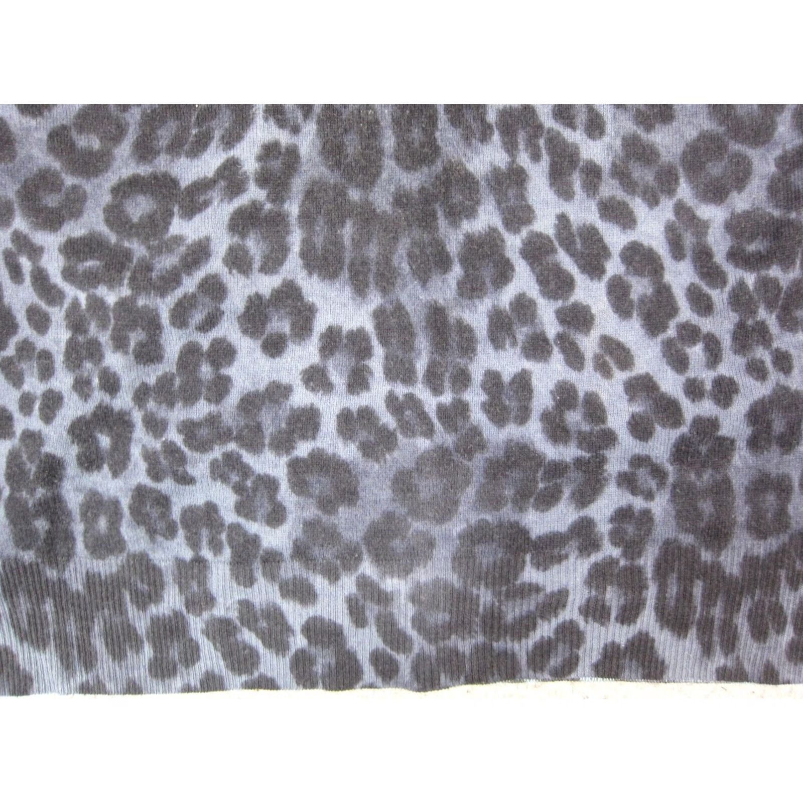 Juicy Couture Juicy Couture Sweate Womens Large Blue Black Leopard Cashmere Wool V-Neck Lounge Size L / US 10 / IT 46 - 2 Thumbnail