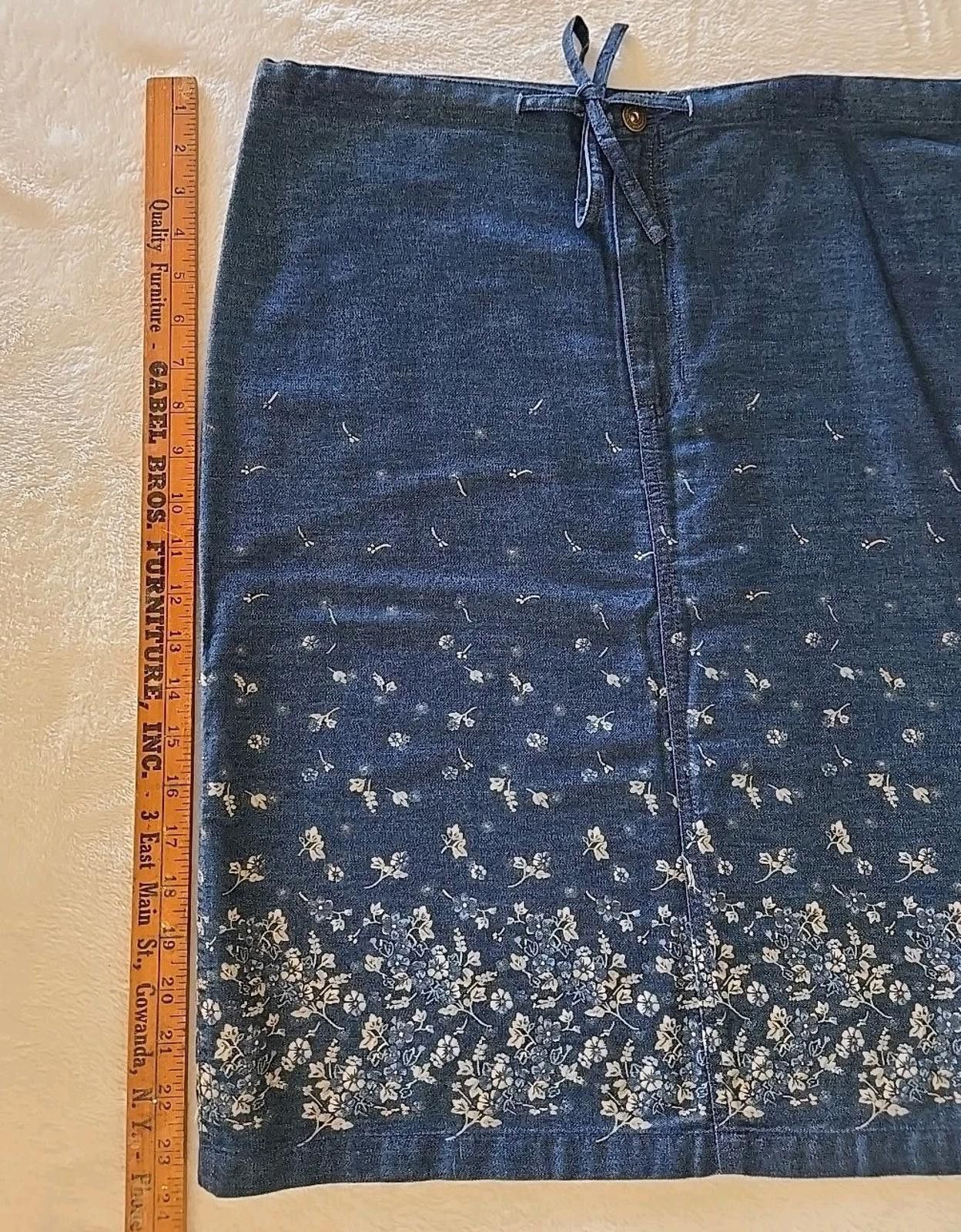 Other Liz Claiborne Skirt Size 8 Floral Denim Cotton Soft NEW! Size 30" / US 8 / IT 44 - 8 Thumbnail