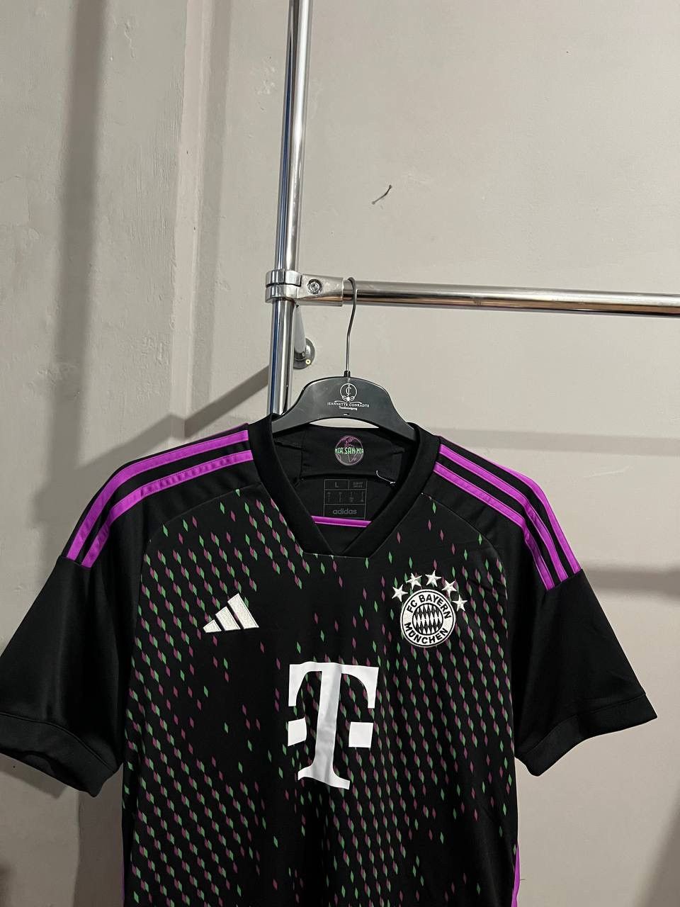Adidas 2023/24 BAYERN MUNICH AWAY SOCCER JERSEY FOOTBALL SHIRT SZ L Size US L / EU 52-54 / 3 - 5 Thumbnail