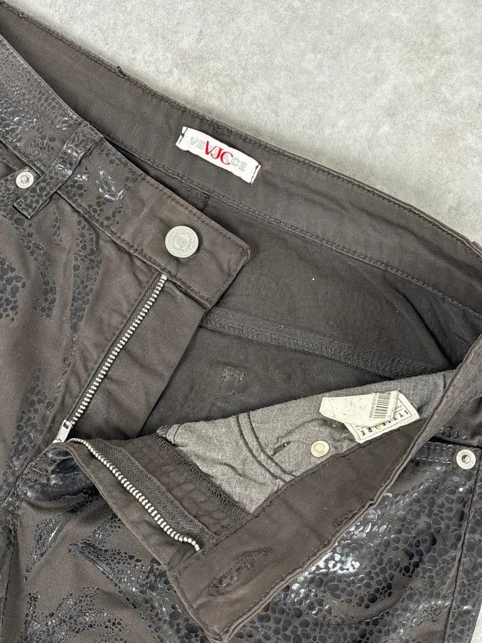 Versace 2000s Versace Leather Reptile Texture Pants Size 26" / US 2 / IT 38 - 9 Thumbnail