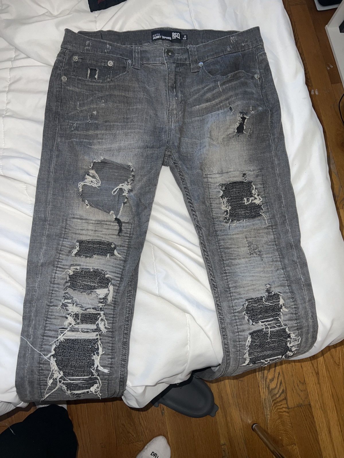 Rsq × Tillys RSQ Seattle Skinny Tapered Jeans Size US 32 / EU 48 - 1 Preview