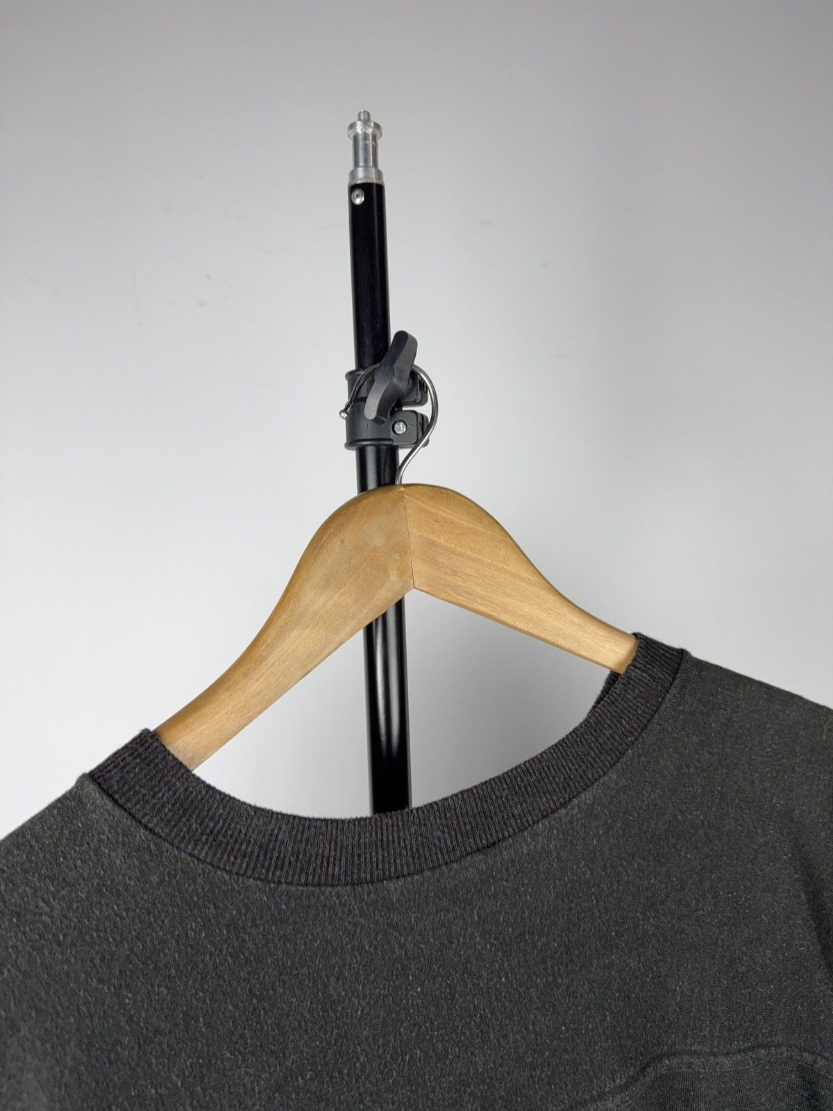 Nike Vntg 90s Nike Sleeve Logo T-Shirt Single Stitch Faded Black Size US M / EU 48-50 / 2 - 13 Thumbnail