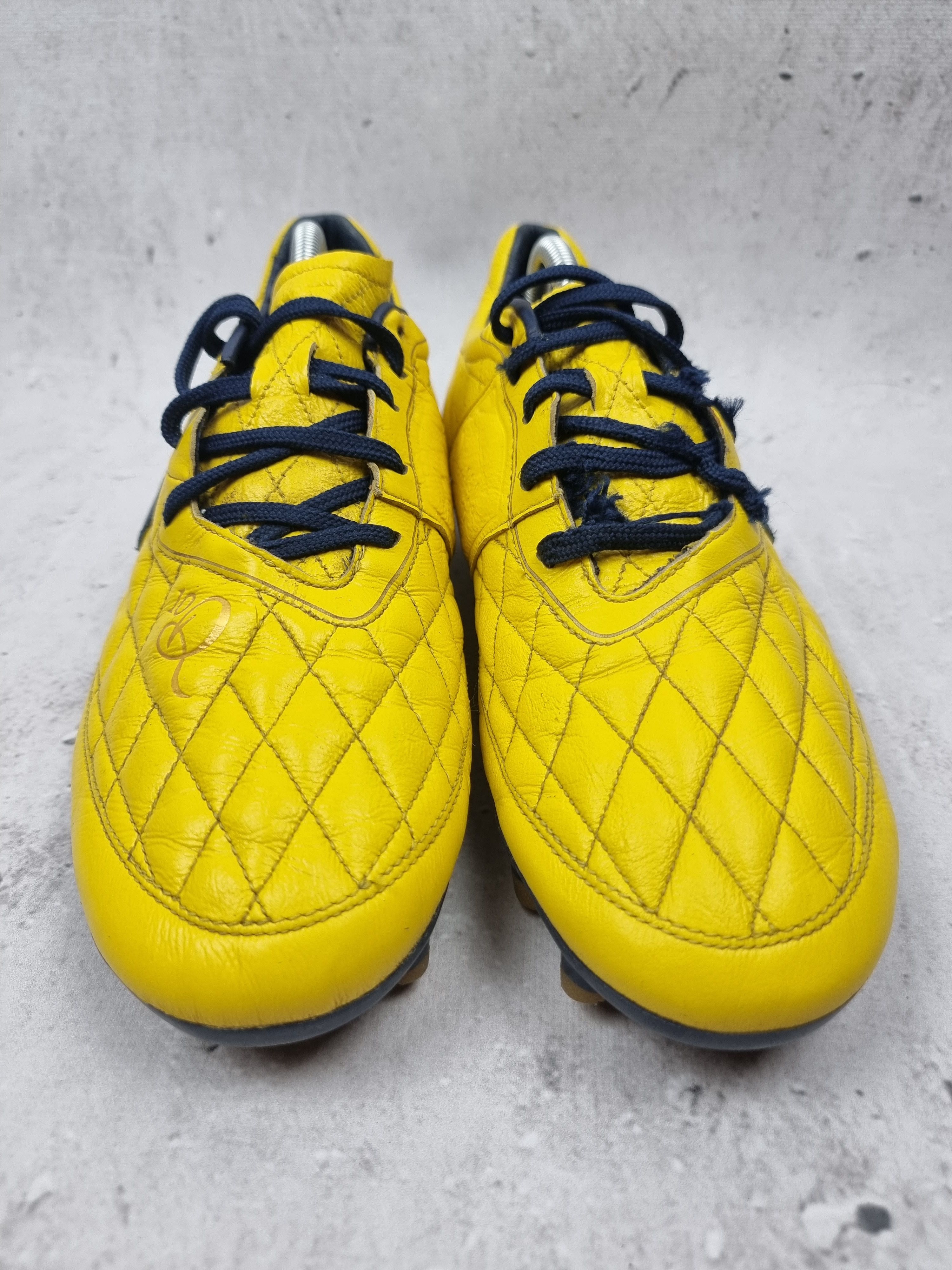 Nike Football shoes nike 44 Ronaldinho r10 vintage rare Size US 11 / EU 44 - 3 Thumbnail