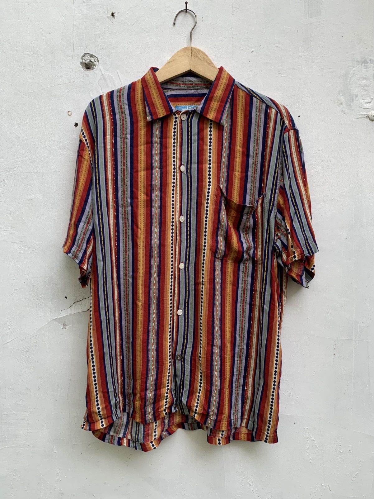 Vintage Vintage ball italy rayon shirt Size US L / EU 52-54 / 3 - 1 Thumbnail