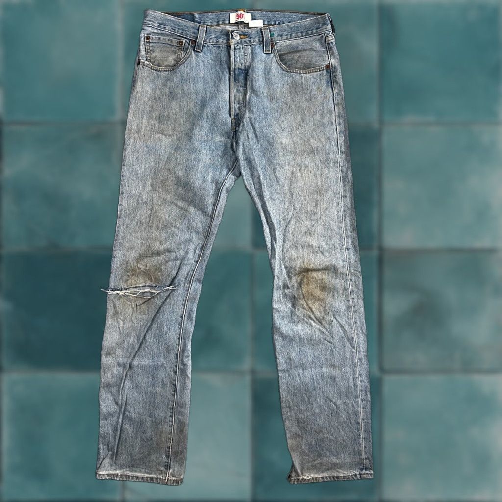 Levi's VINTAGE Levis 501 XX Y2K Straight Leg Jeans Blue Light Wash 35x34 Act 34x34 Size US 34 / EU 50 - 1 Thumbnail