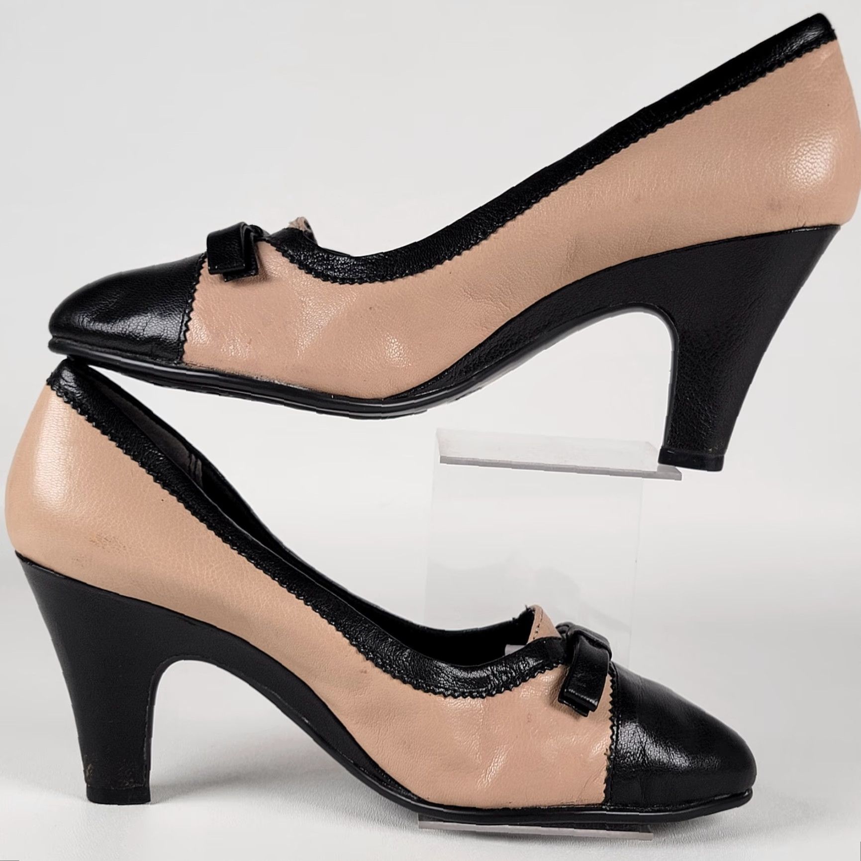 Vintage Aerosoles City Scape Kitten Heel Pumps Womens 9.5 Black Tan Bow Leather Slip On Solid Round Toe City Women Heel Pump 9.5 Womens Size US 10 / IT 40 - 4 Thumbnail