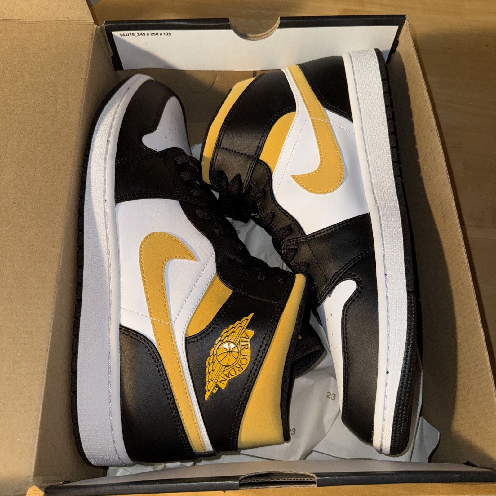 Jordan Brand Jordan Air Jordan 1 Mid Black White University Gol554724-177 Size US 14 / EU 47 - 9 Thumbnail