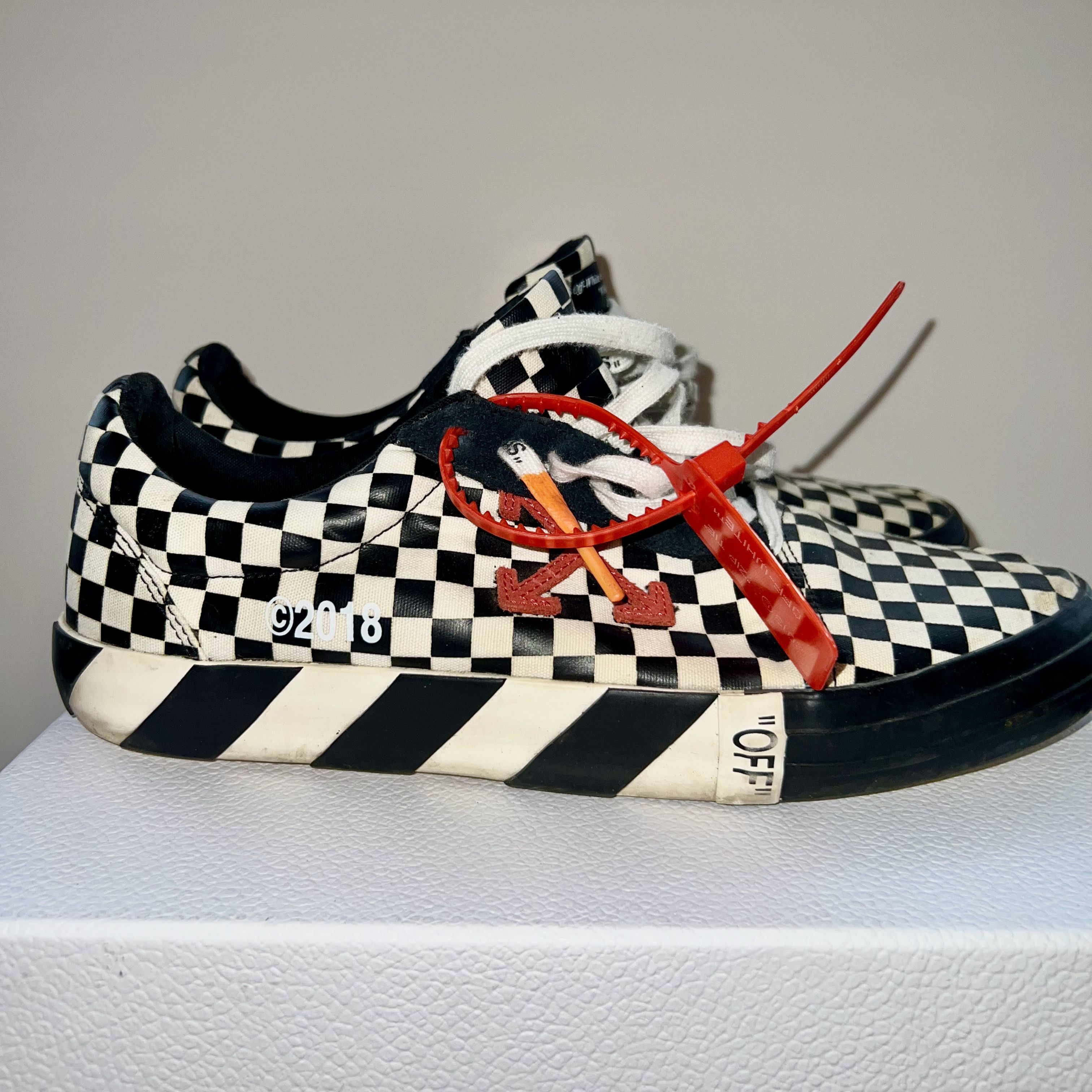 Off-White Off-White RARE Checkerboard Vulc Low Top Sneakers Size 44/11 Size US 11 / EU 44 - 8 Thumbnail