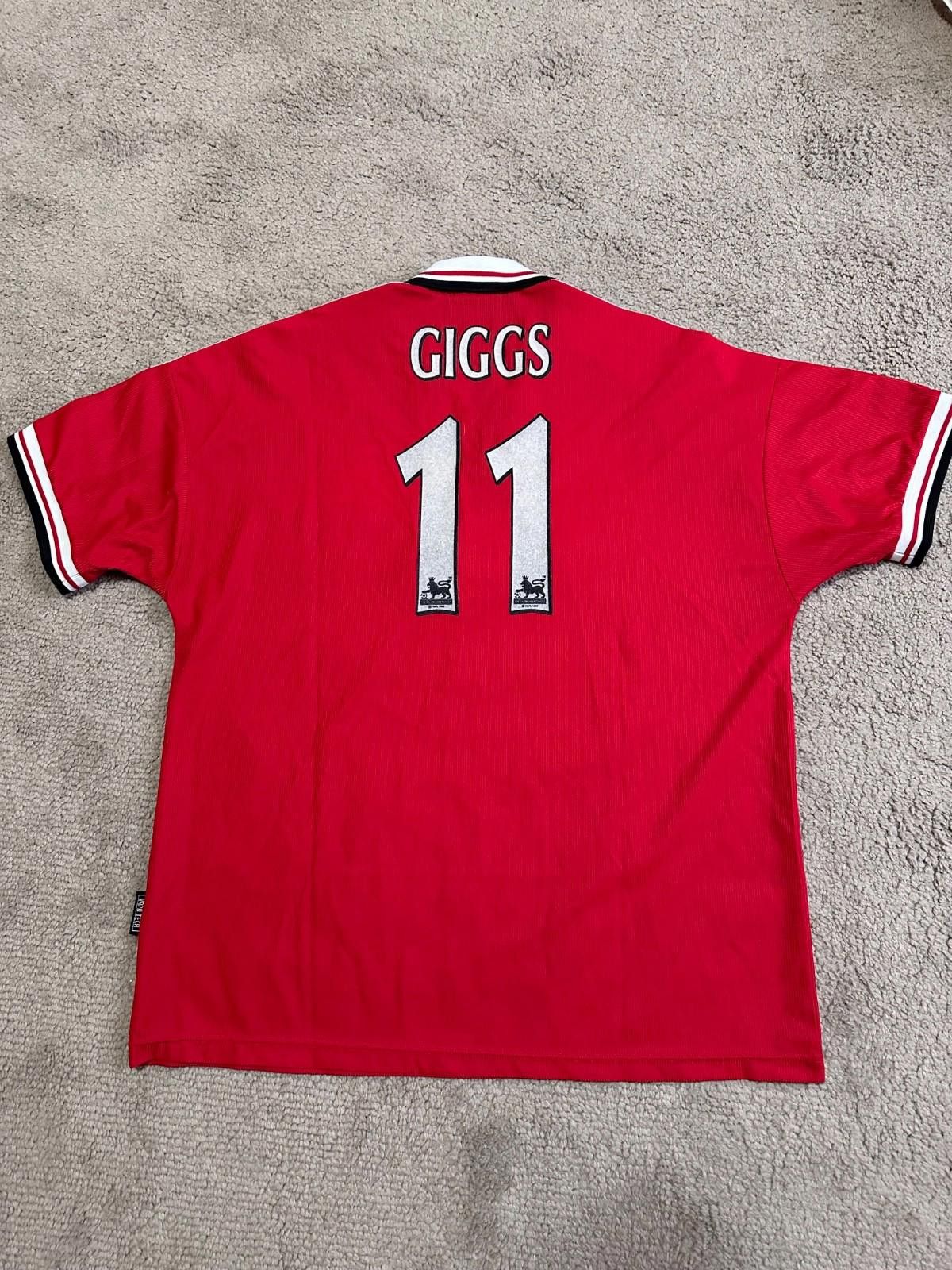 Umbro MANCHESTER UNITED 1998/2000 FOOTBALL SHIRT UMBRO #11 GIGGS Size US XXL / EU 58 / 5 - 8 Thumbnail