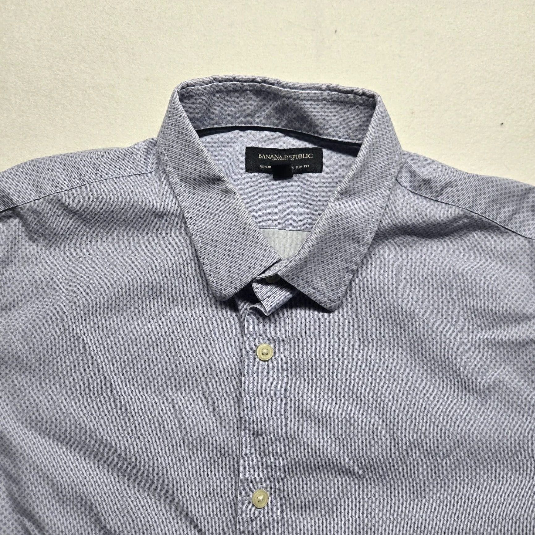 Banana Republic Banana Republic Shirt Men Blue Button-Up Long Sleeve Size L Adult Large Blue Shirt 90s Casual Mens Size US L / EU 52-54 / 3 - 2 Thumbnail