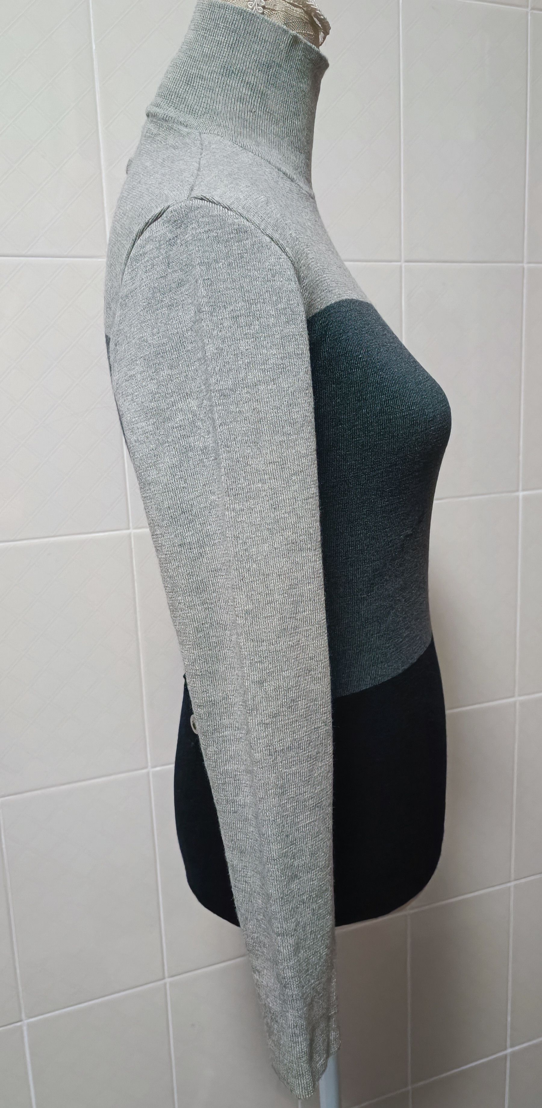 Jean Paul Gaultier Gray wool knit sweater with back pocket. Size S / US 4 / IT 40 - 12 Thumbnail