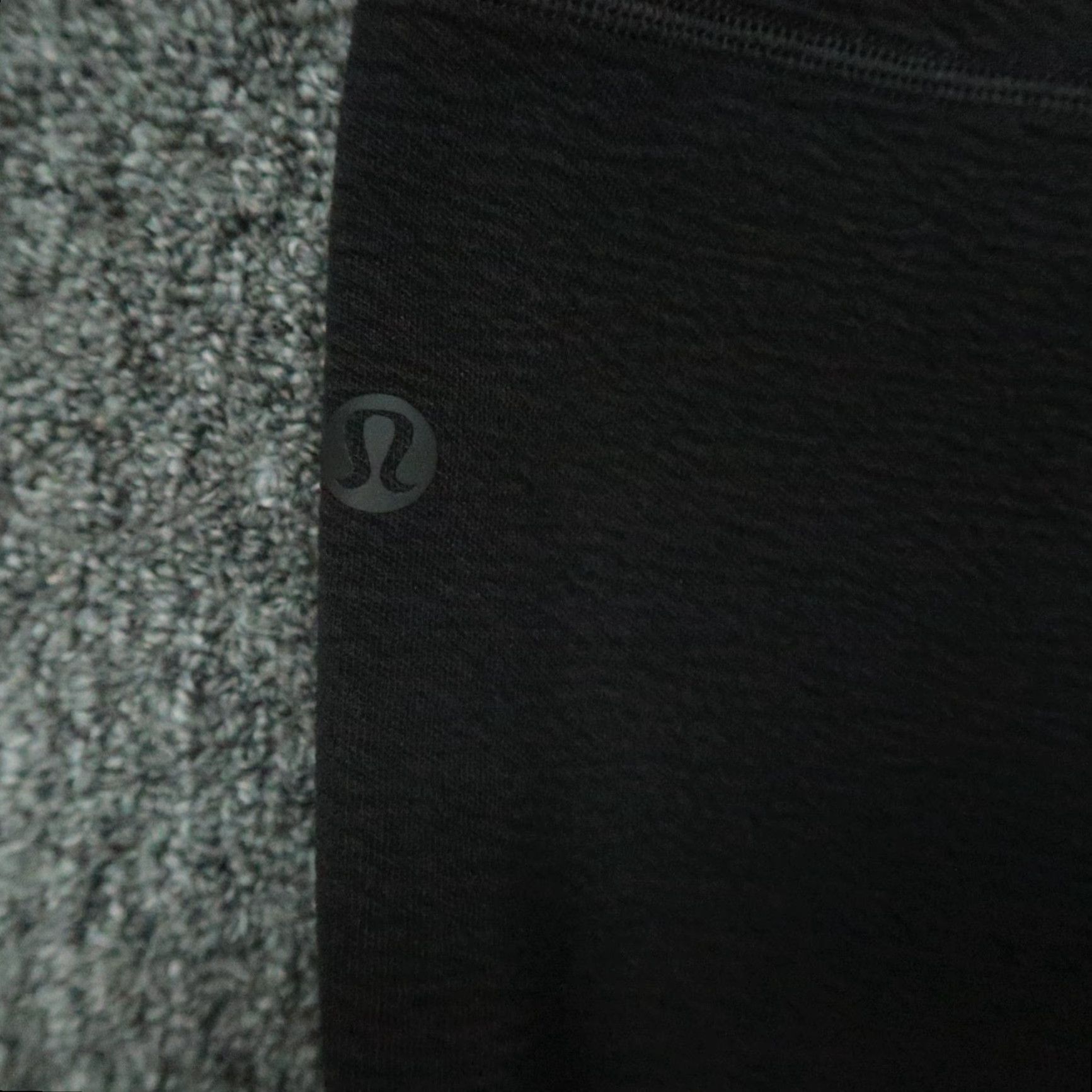 Lululemon Lululemon Pants Men XS Black Textured Space Joggers Athletic Pocketed Flat-lock Drawstring Waist Slim Tapered Inseam 29 in Jogger Size US 27 - 4 Thumbnail