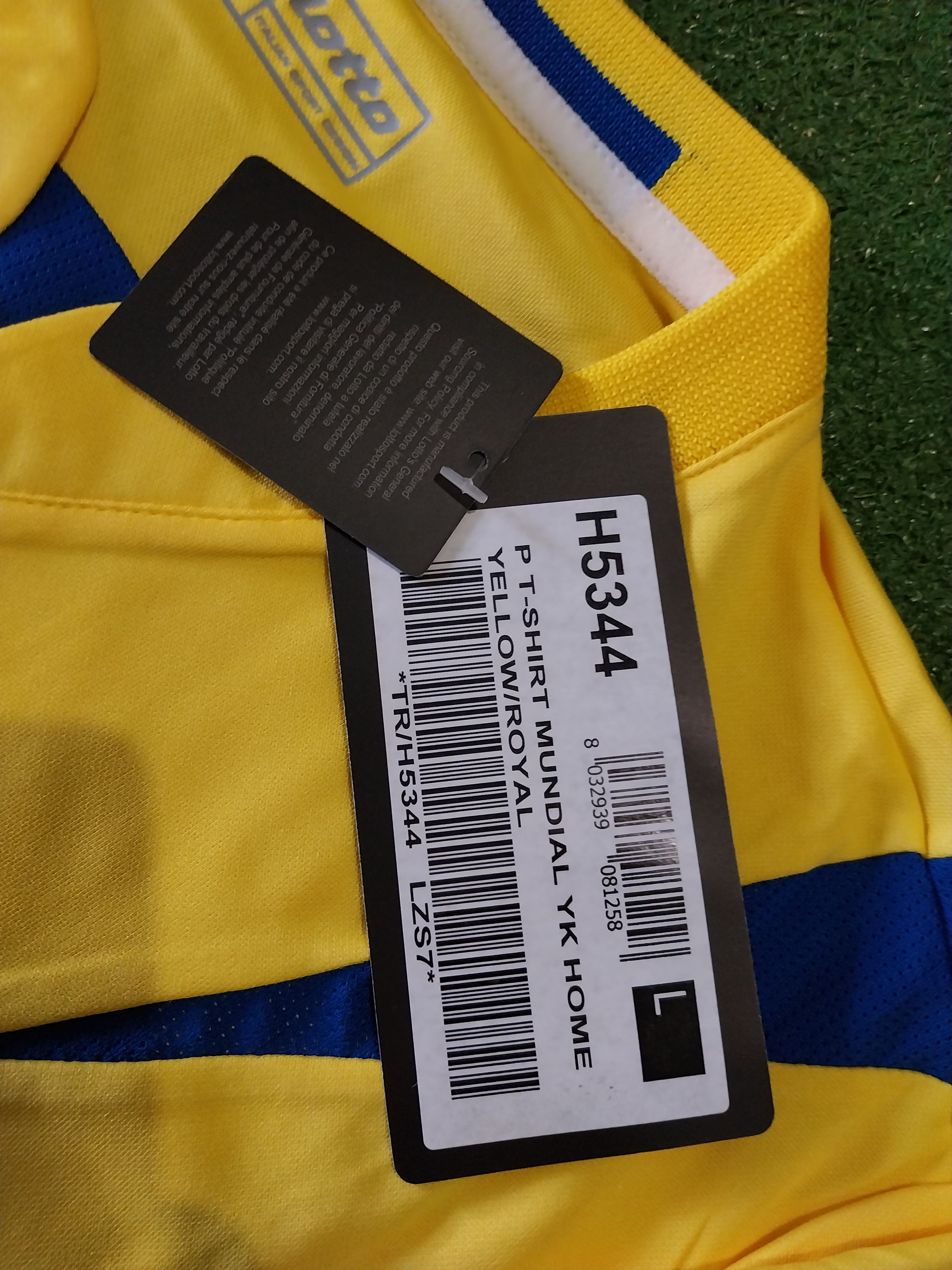 Lotto Sport Ukraine home 2006 andriy shevchenko jersey football Size US L / EU 52-54 / 3 - 7 Thumbnail