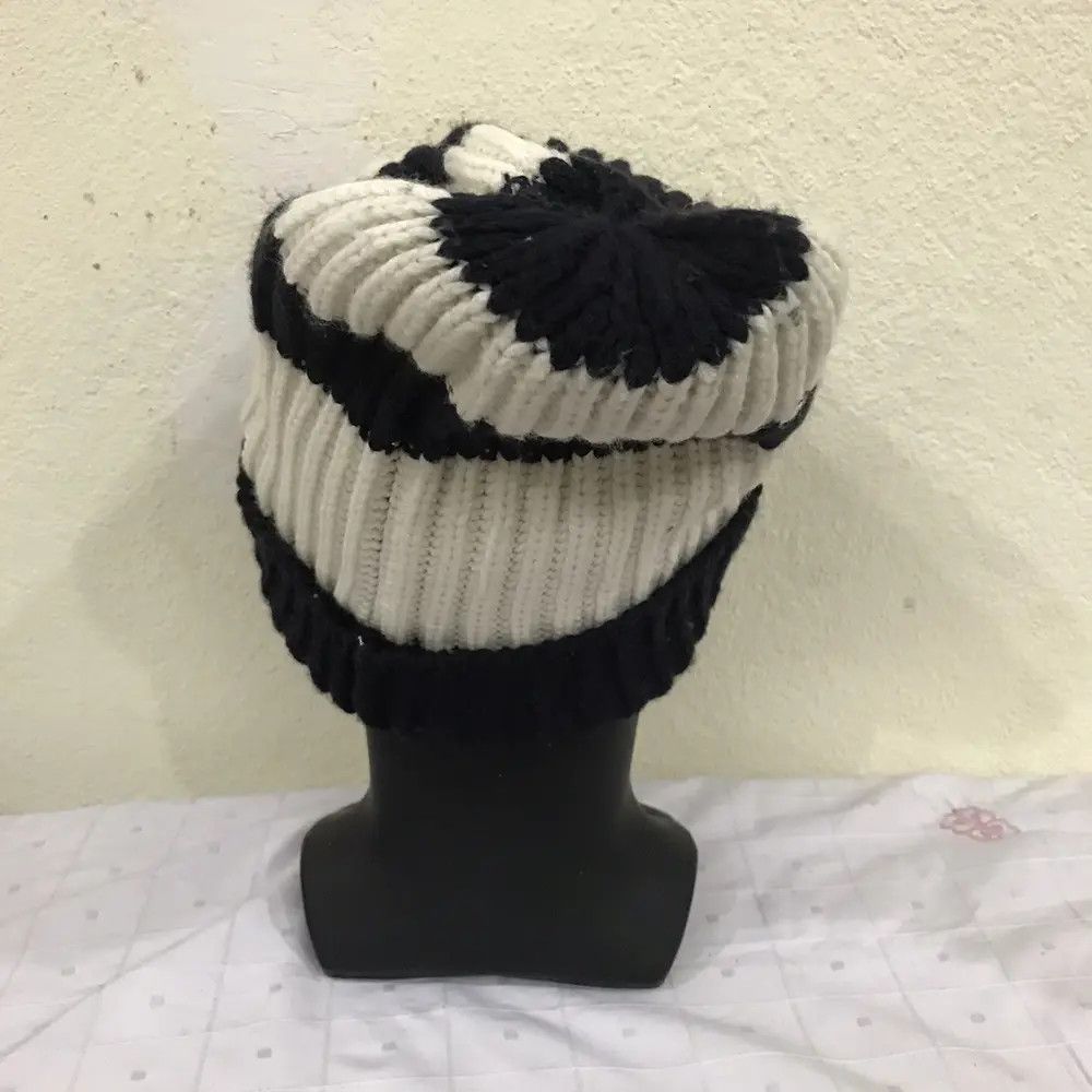 Japanese Brand × Uniqlo Uniqlo Stripe Jail Beanie Hat Size ONE SIZE - 4 Thumbnail