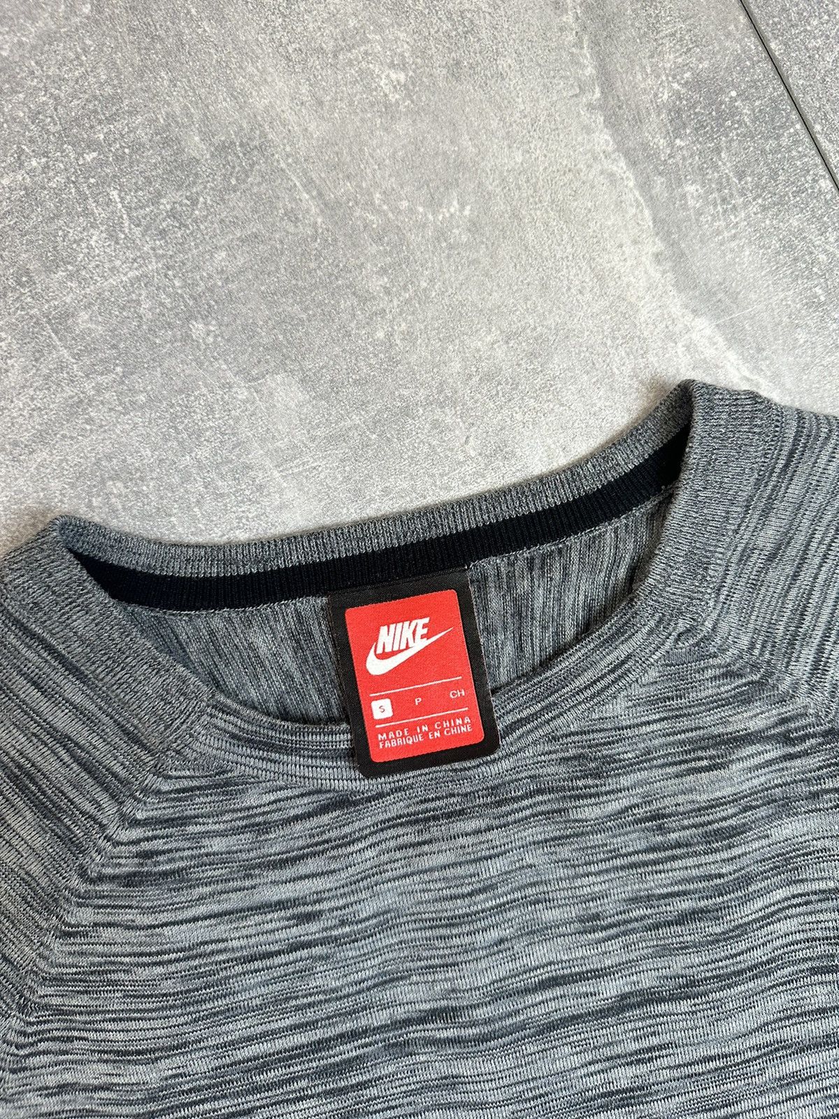 Nike Nike Tech Fleece Small Logo Grey Y2K Long Sleeve Size US S / EU 44-46 / 1 - 6 Thumbnail
