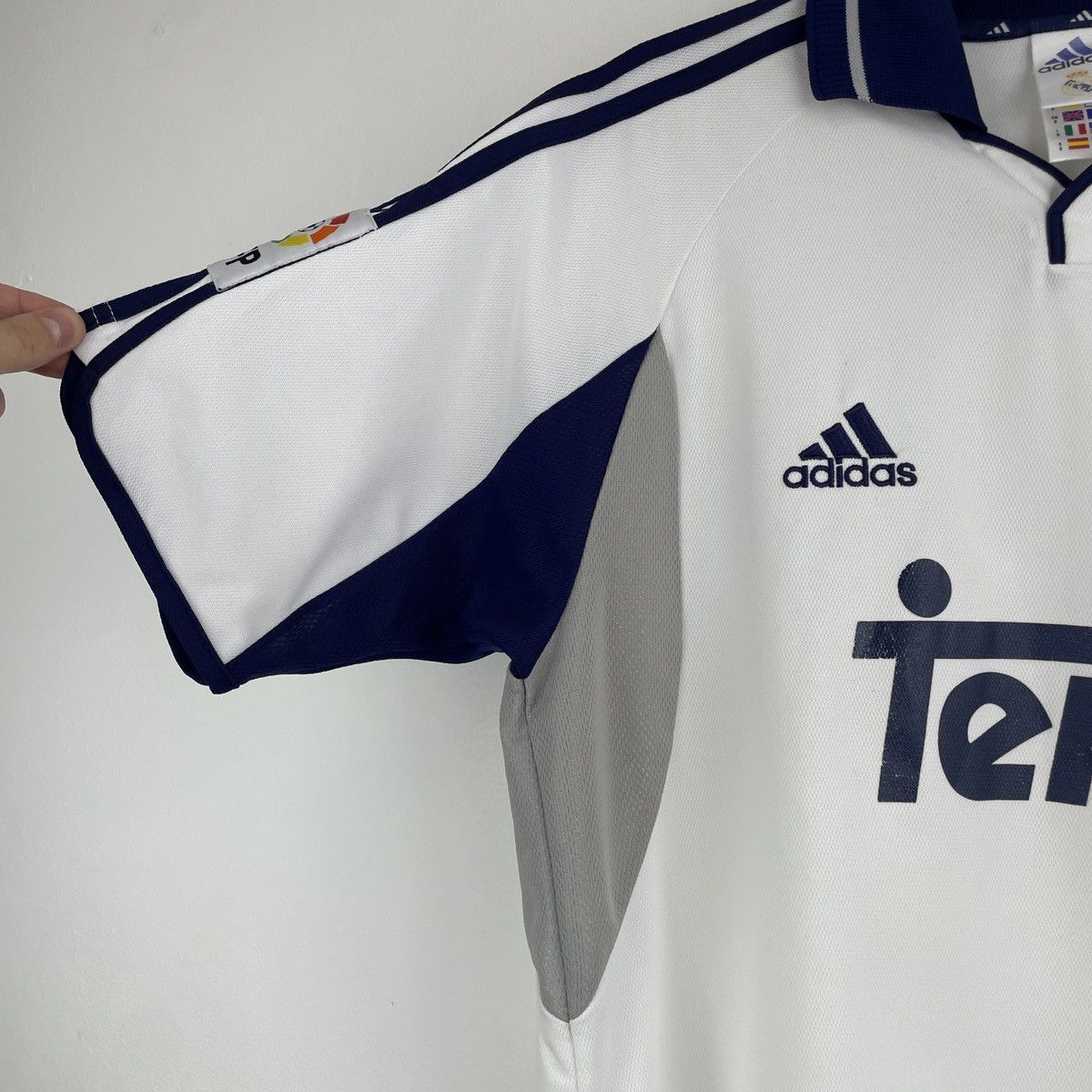 Adidas Vintage Real Madrid Home Jersey Shirt Rare 2000/2001 size S Size US S / EU 44-46 / 1 - 11 Thumbnail
