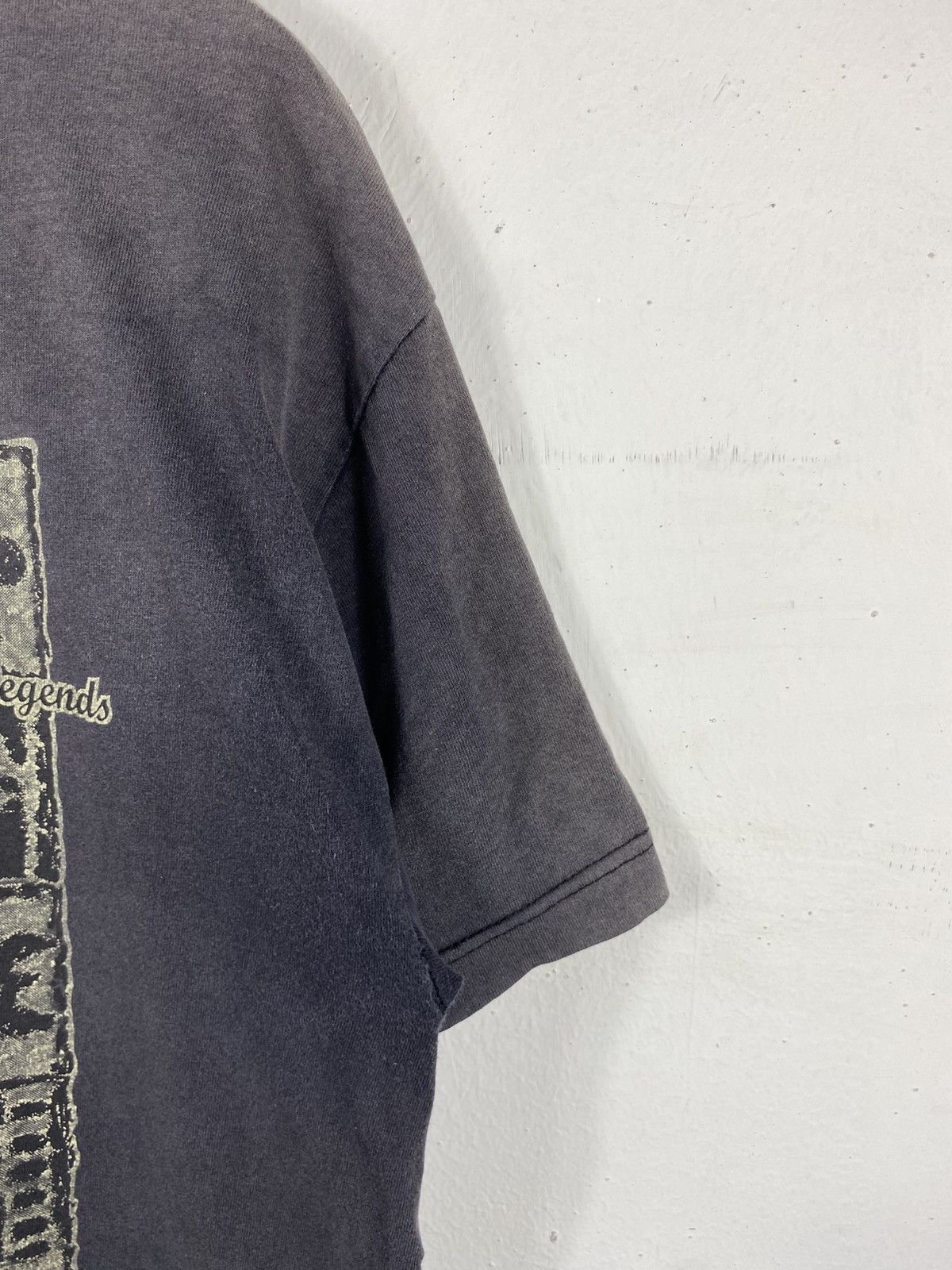 Vintage Vintage 90s Hawaiian Legends Distressed Faded T-Shirt Size US L / EU 52-54 / 3 - 3 Thumbnail