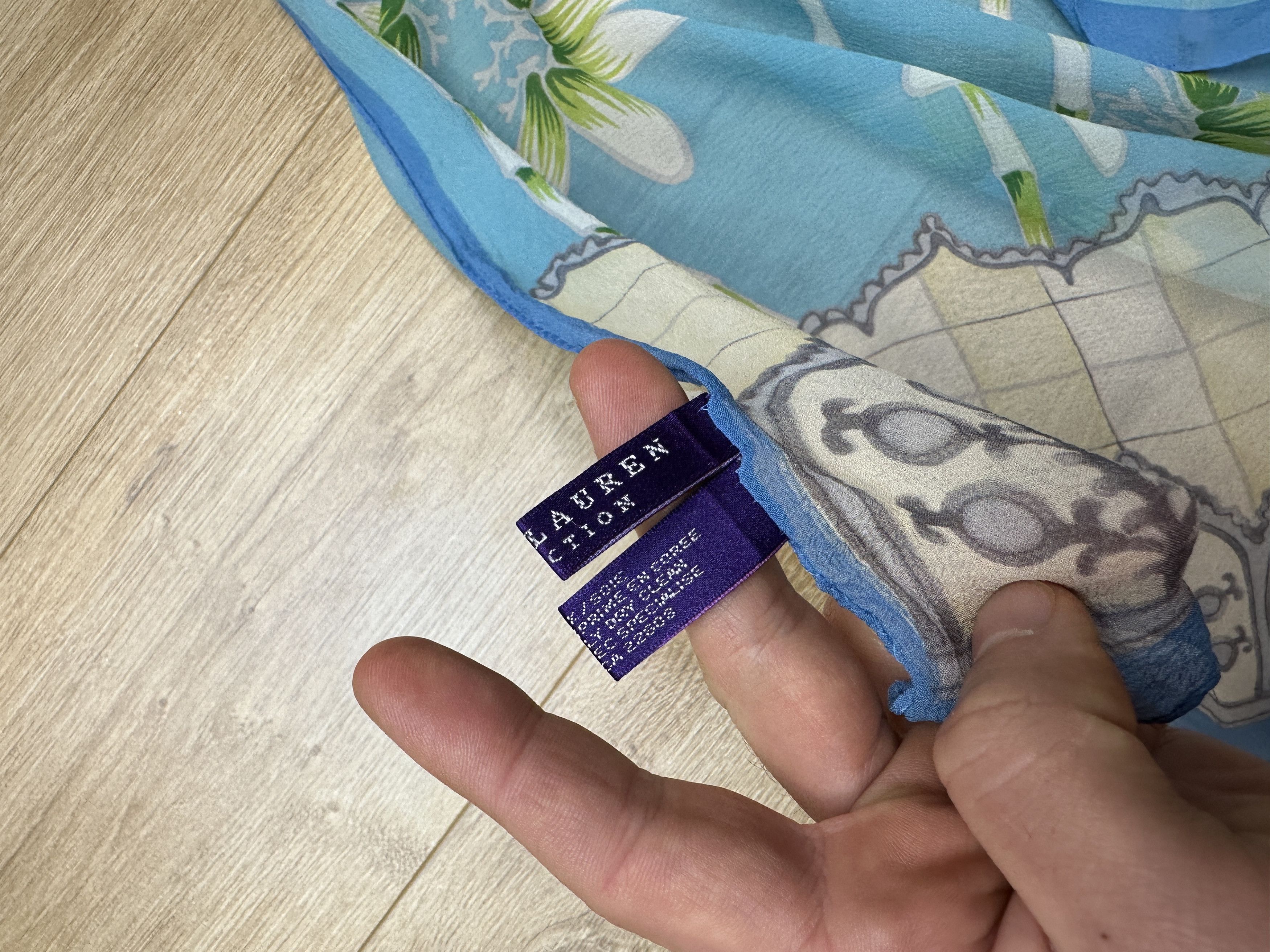 Ralph Lauren Purple Label Shawl Ralph Lauren Purple Label Silk Scarf Floral 145x50 Cm Size ONE SIZE - 4 Thumbnail