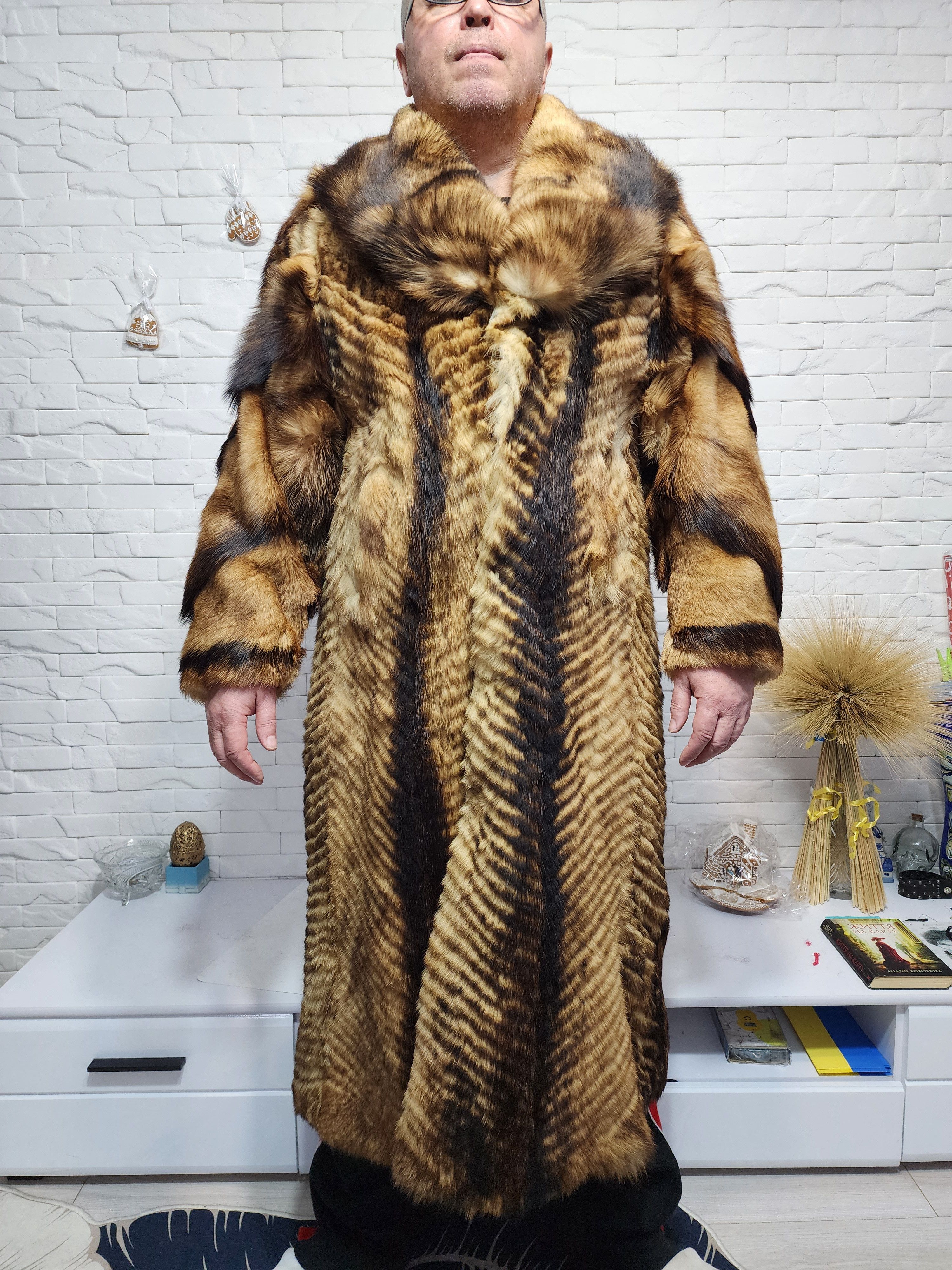 Berghaus Long Brown Fur Coat: Undyed Fur, Metal Snaps Closure Size US L / EU 52-54 / 3 - 1 Thumbnail