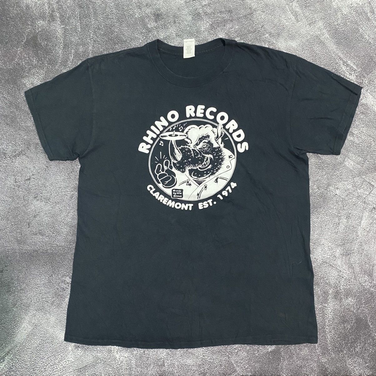 Band Tees Vintage Rare Rhino Records Band Claremont T shirt Size US L / EU 52-54 / 3 - 1 Thumbnail