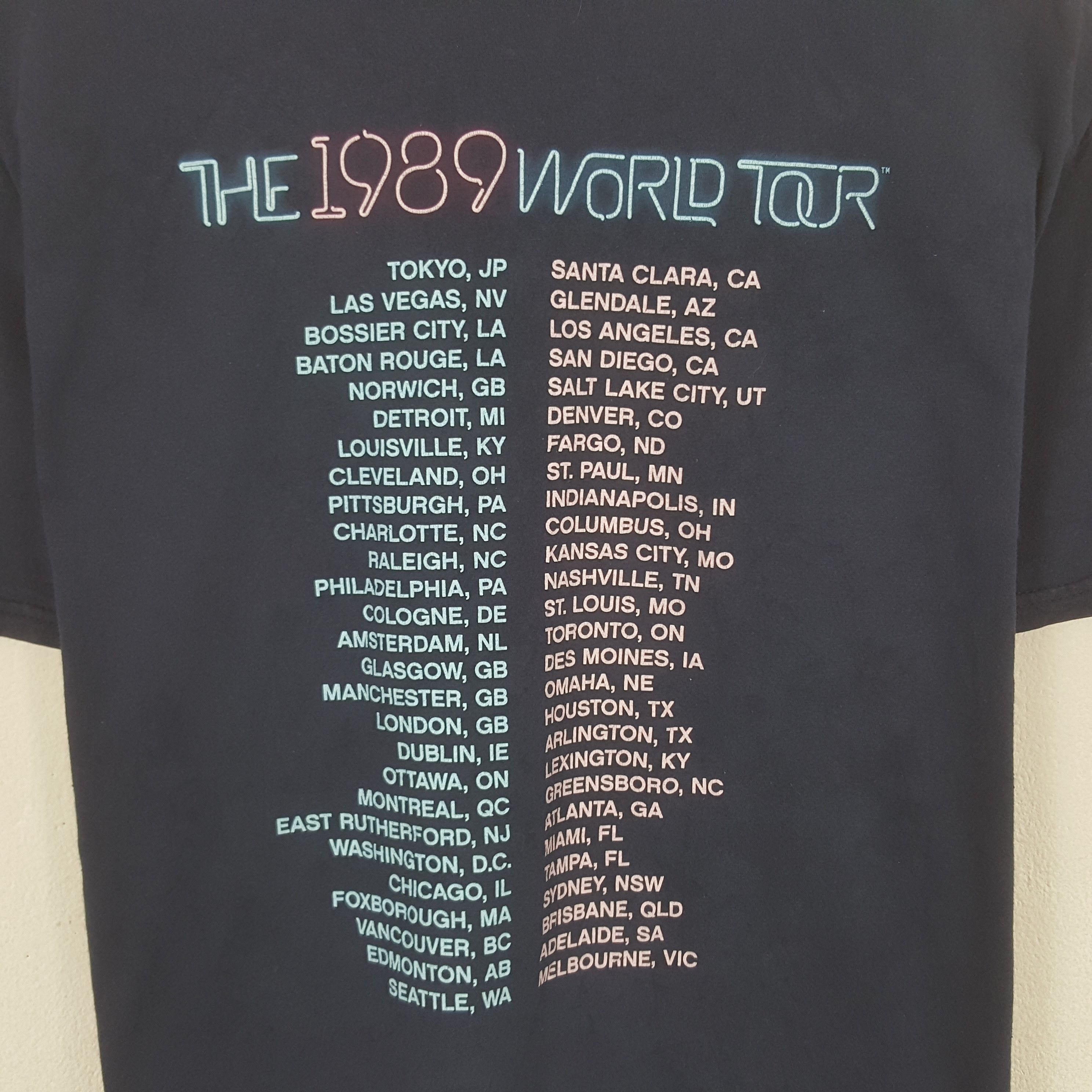 Other Taylor Swift American Singer 1989 Tour Tshirt Size US M / EU 48-50 / 2 - 4 Thumbnail