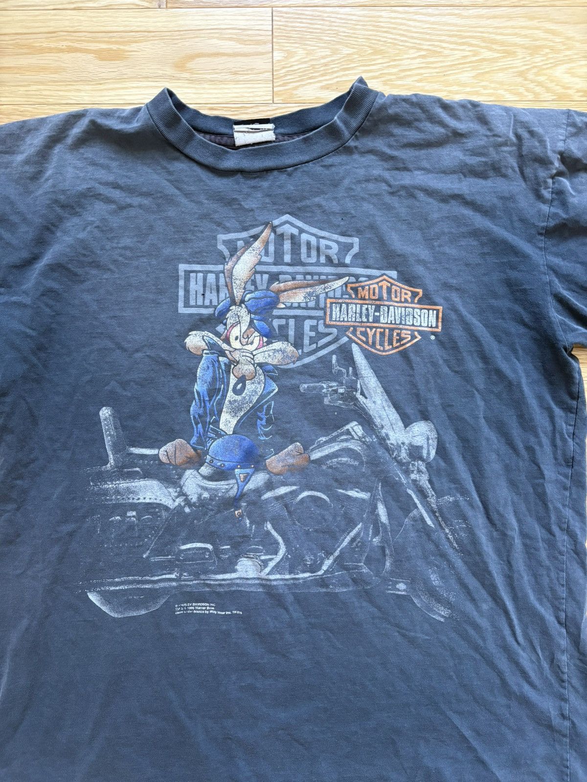 Vintage Vintage Harley Davidson Wile E. Coyote T-Shirt Size US L / EU 52-54 / 3 - 2 Thumbnail