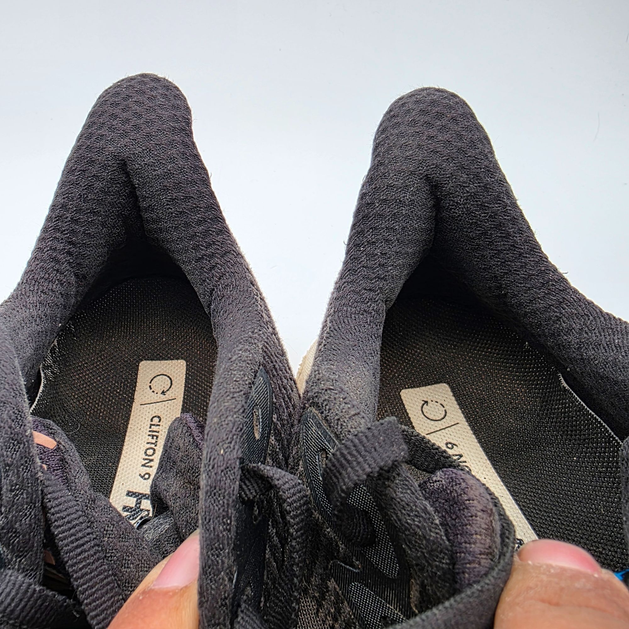Hoka Hoka One One Clifton 9 Womens Size 8 B Black Athletic Shoe Size US 8 / IT 38 - 9 Thumbnail
