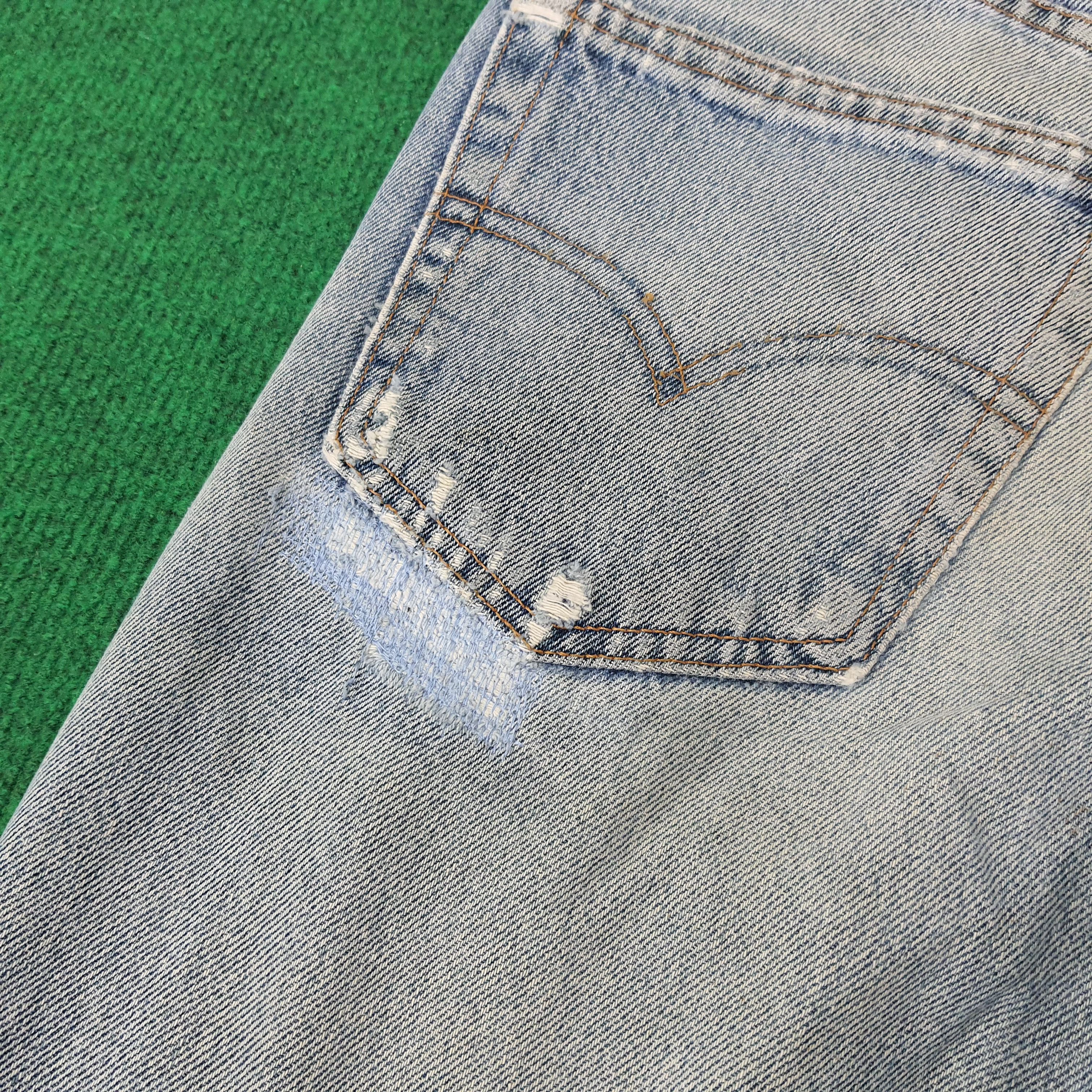 Levi's Vintage Levi's 505 Authentic Red Tab Destressed Jean C228N19 Size US 32 / EU 48 - 6 Thumbnail