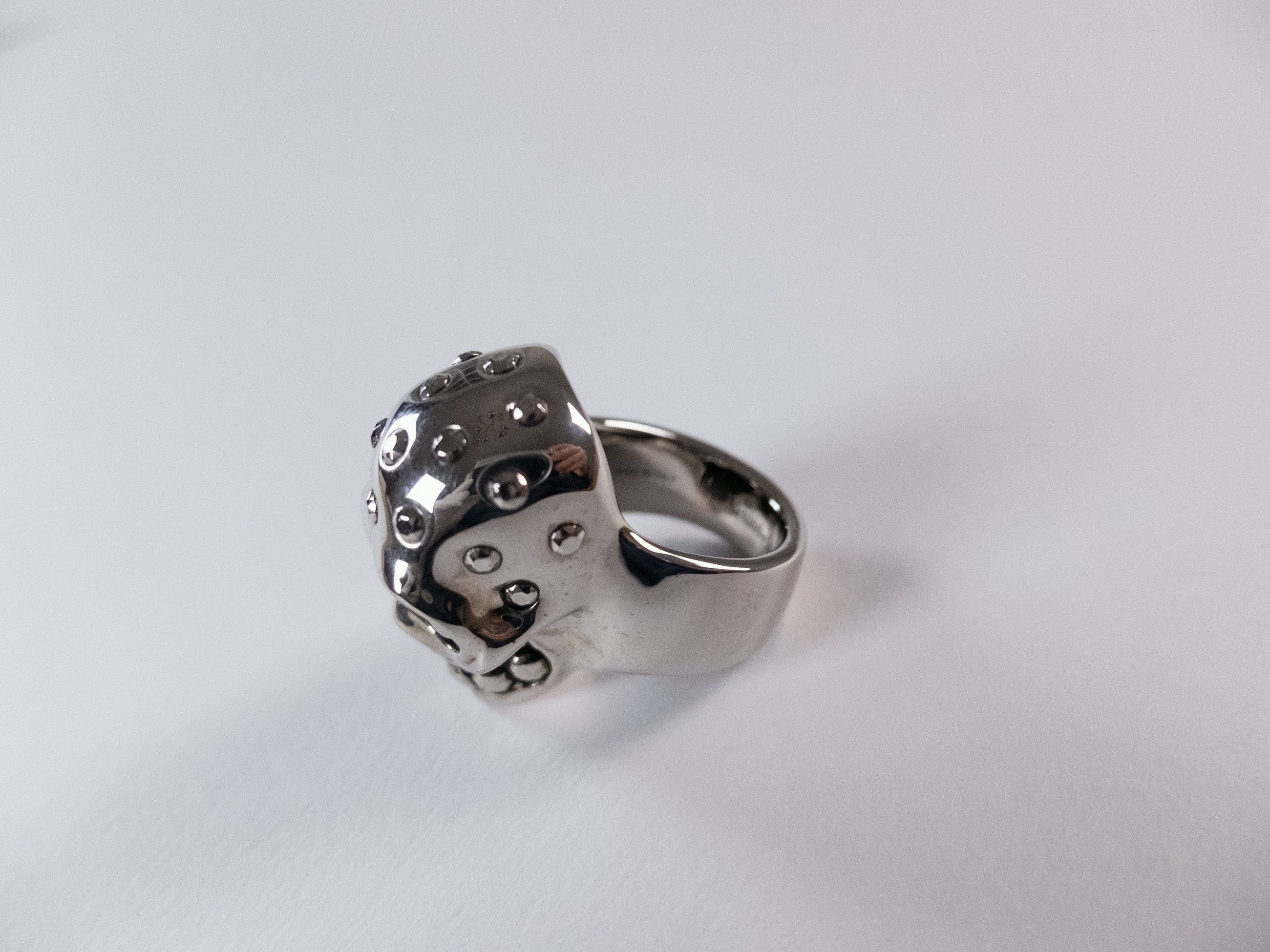 Alexander McQueen ALEXANDER MCQUEEN silver tone metal giant skull ring 9 19 q Size ONE SIZE - 7 Thumbnail