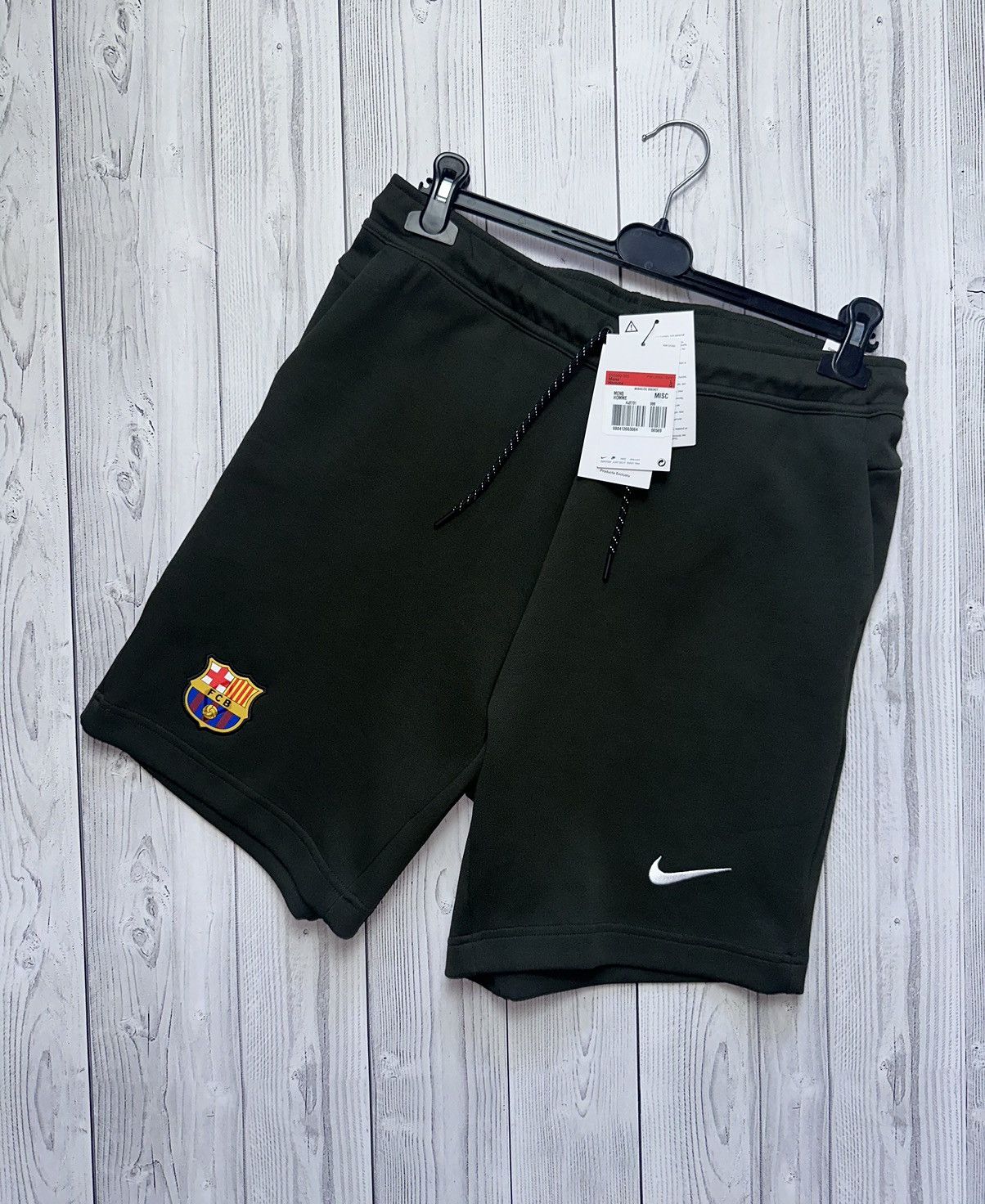 Nike Nike tech fleece x Barcelona Soccer shorts rare size L Khaki Size US 34 / EU 50 - 1 Thumbnail